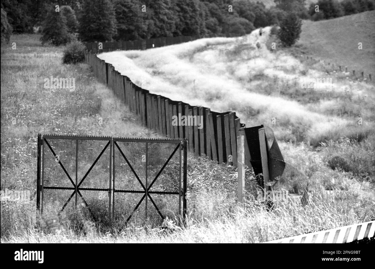 Fence former gdr border Black and White Stock Photos & Images - Alamy