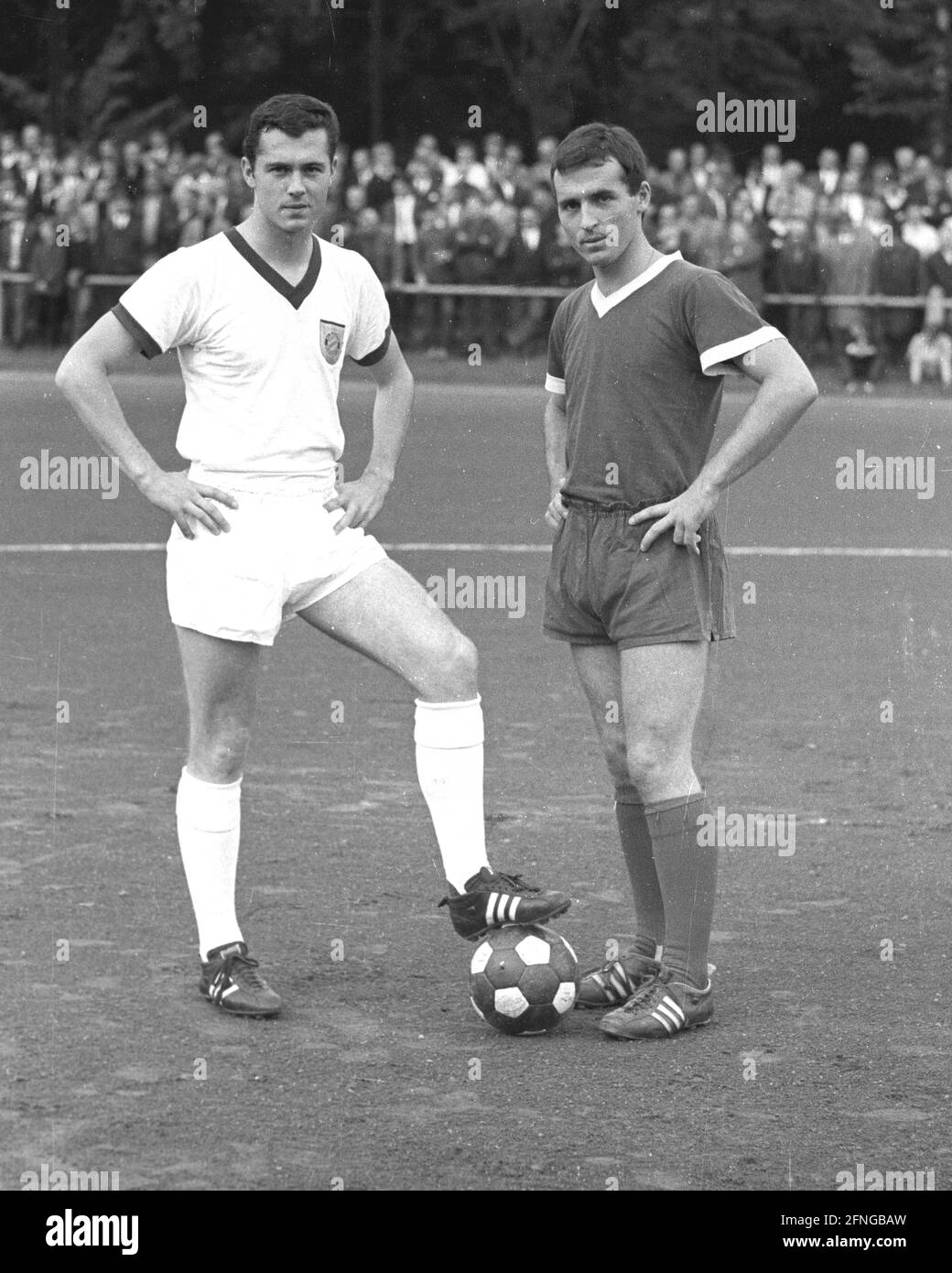 Franz Beckenbauer (FC Bayern Munich) with his brother Walter Beckenbauer (left) at a friendly match 22.08.1966 (date estimated) [automated translation] Stock Photo
