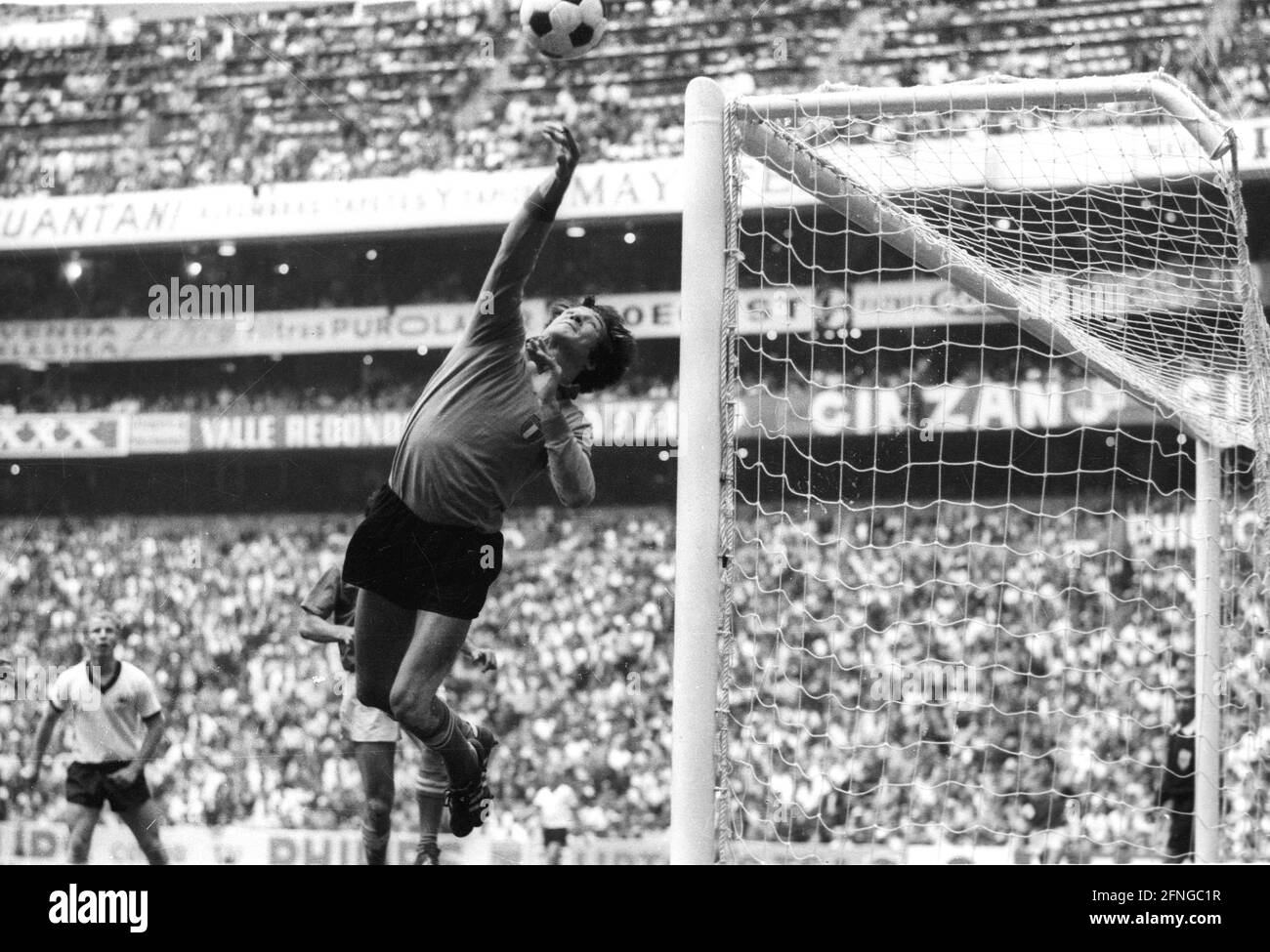 World Cup 1970: Germany - Italy 3:4 n.V. on 17.06.1970 in Mexico 