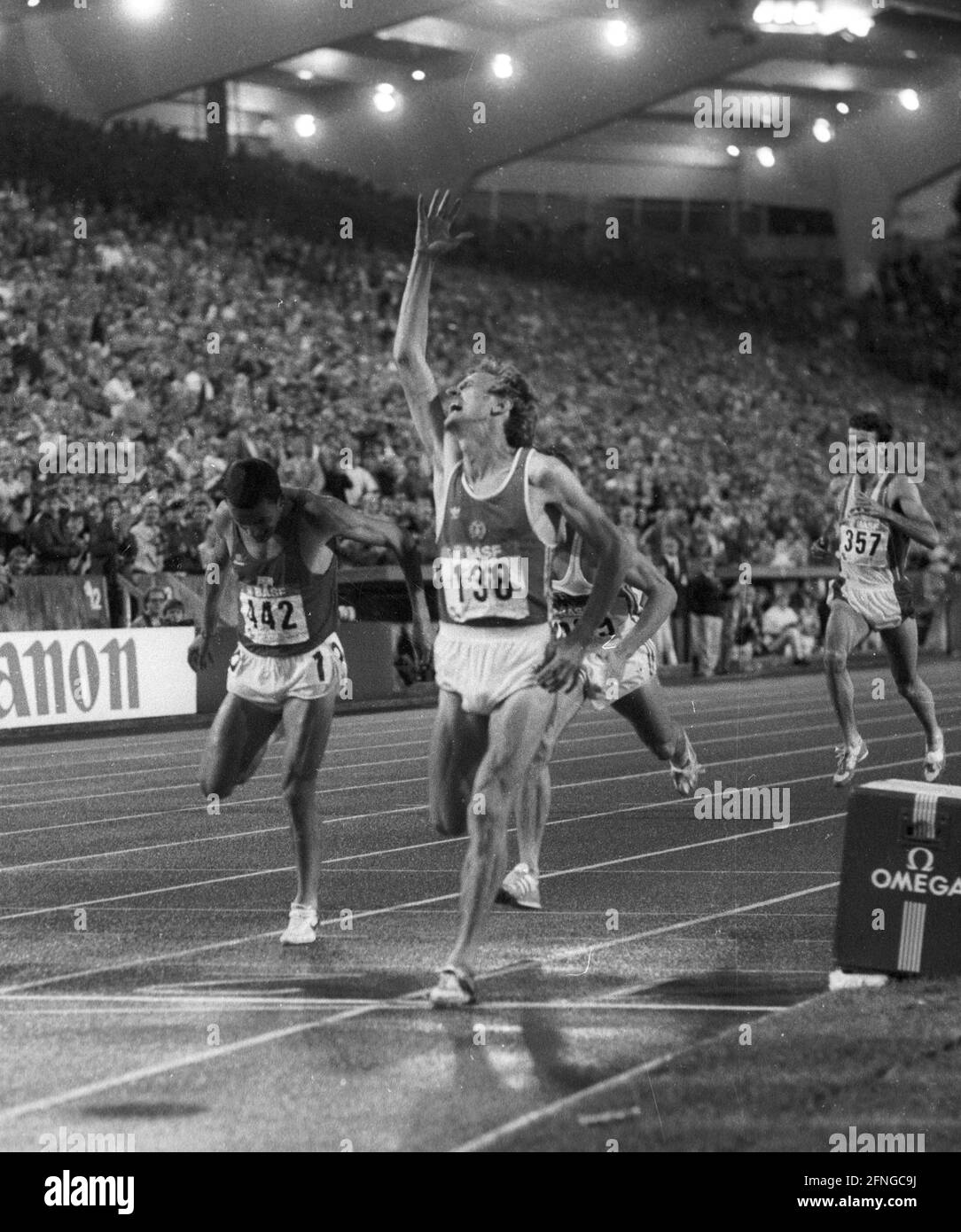 European Athletics Championships 1986 in Stuttgart. Finish: 3000m steeplechase. Winner: 138=Hagen Melzer (GDR) ahead of 442= Franceso Panetta (ITA) and Patriz Ilg (BRD/verd.) 29.08.1986. [automated translation] Stock Photo