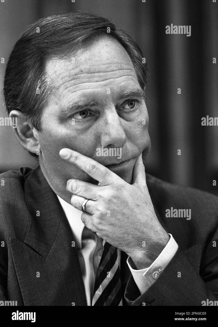 Wolfgang schauble 1990 hi res stock photography and images Alamy