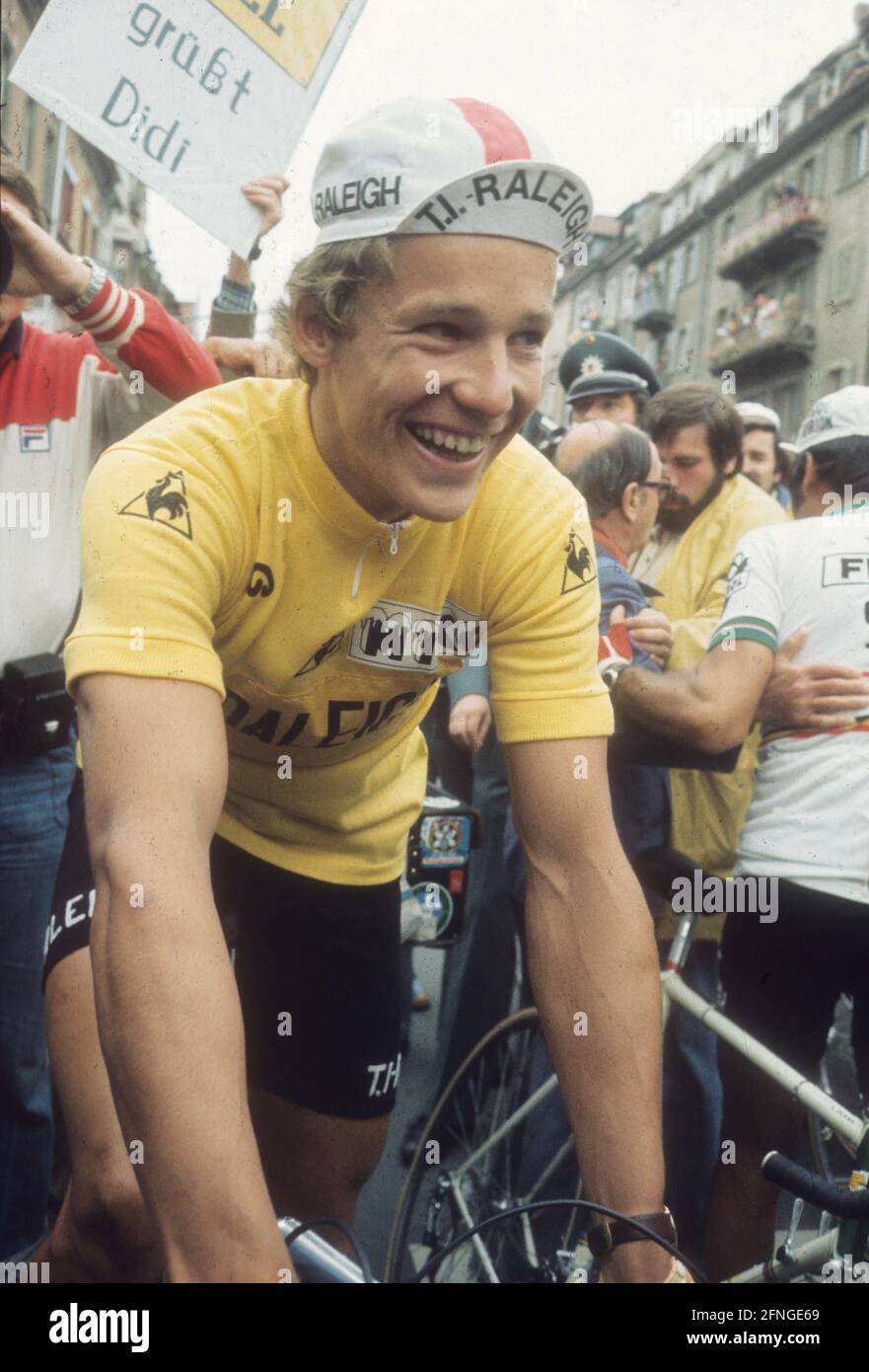 Tour de France 1977. Didi Thurau (Germany) after the 13th stage in Freiburg  im Breisgau, wearing the yellow jersey. 14.07.1977. [automated translation]  Stock Photo - Alamy