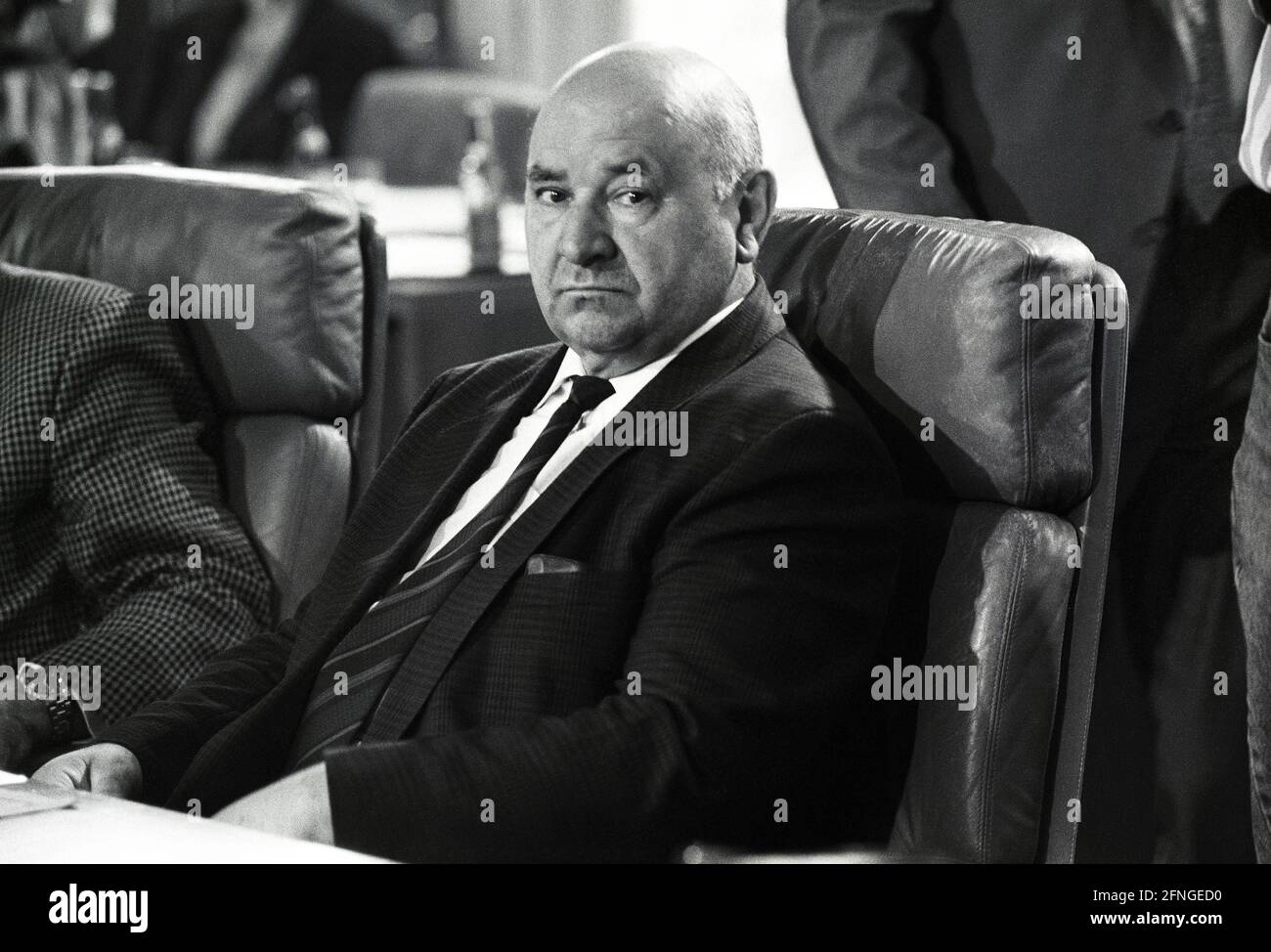 'Germany, Bonn , 12.07.1990 Archive No: 18-26-21 Meeting of the Cabinet Committee ''German Unity'' Photo: Ignaz Kiechle, Federal Minister of Agriculture [automated translation]' Stock Photo