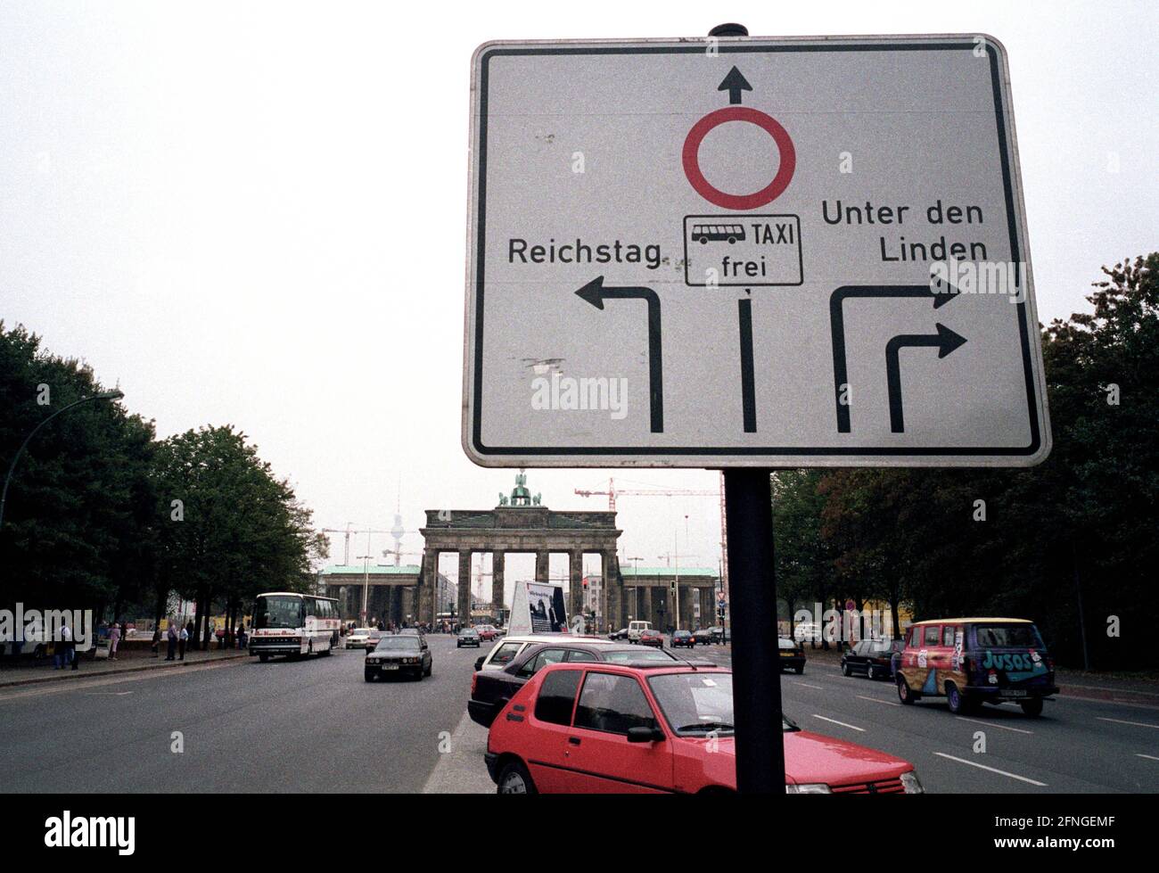 DEU , DEUTSCHLAND : The Street of June 17th in Berlin , October 1995 [automated translation] Stock Photo