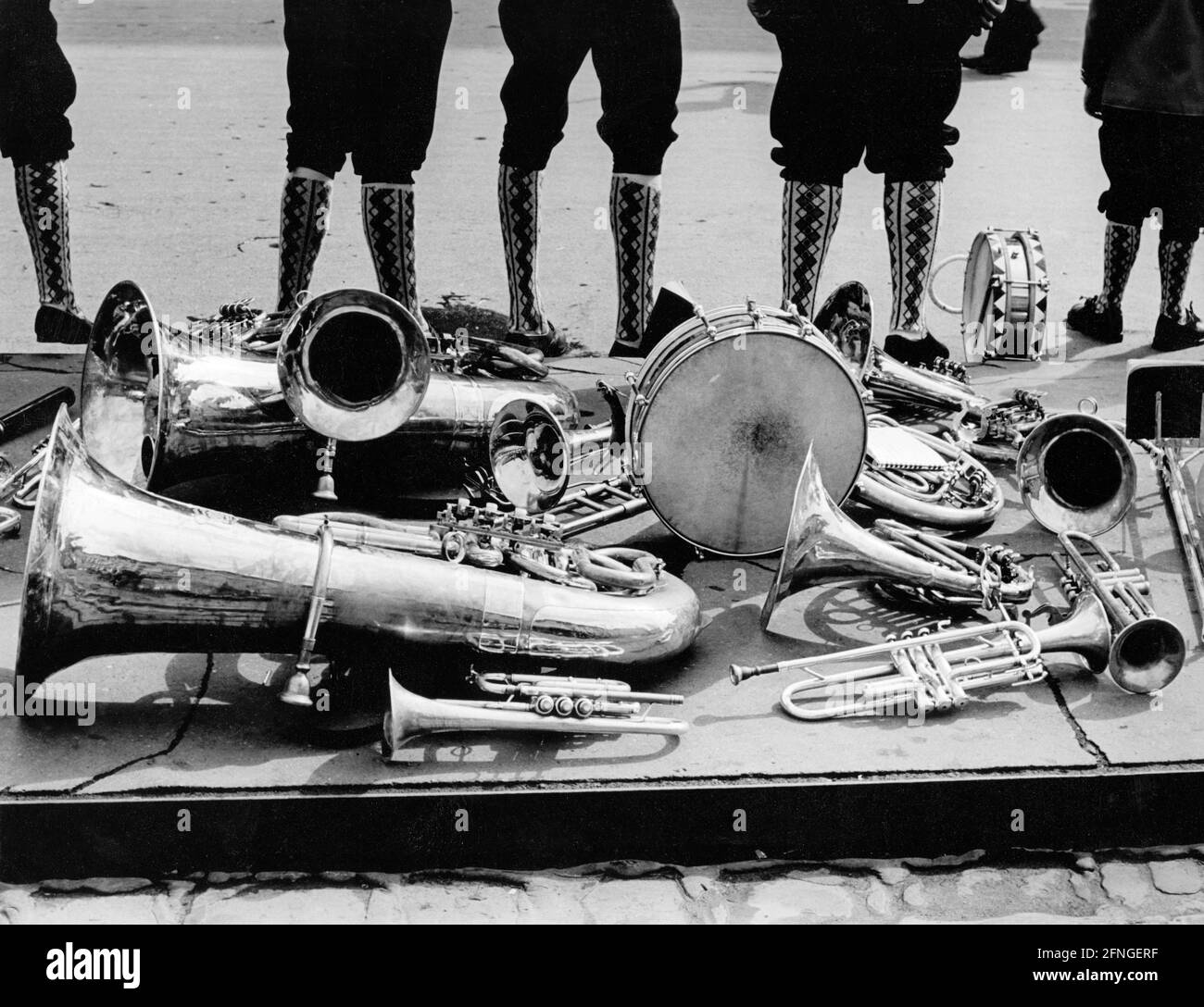 Brass band pauses [automated translation] Stock Photo Alamy