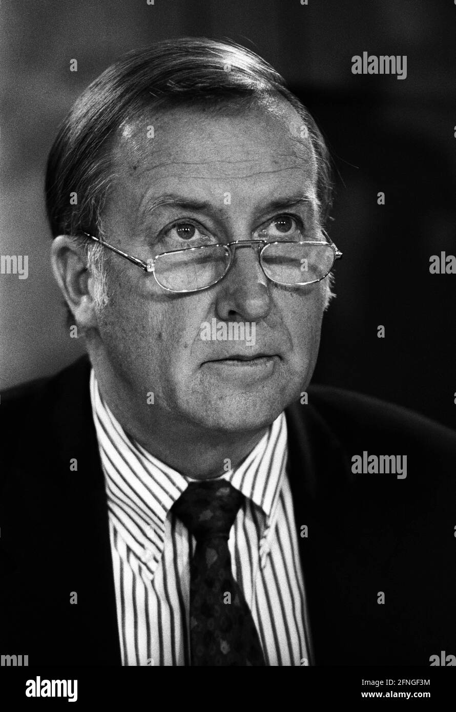 Germany, Bonn, 29.08.1990 Archive-No.: 19-66-01 Meeting of the Minister Presidents in the Federal Chancellery Photo: Detlev Karsten Rohwedder, President of the Treuhand-Anstalt [automated translation] Stock Photo