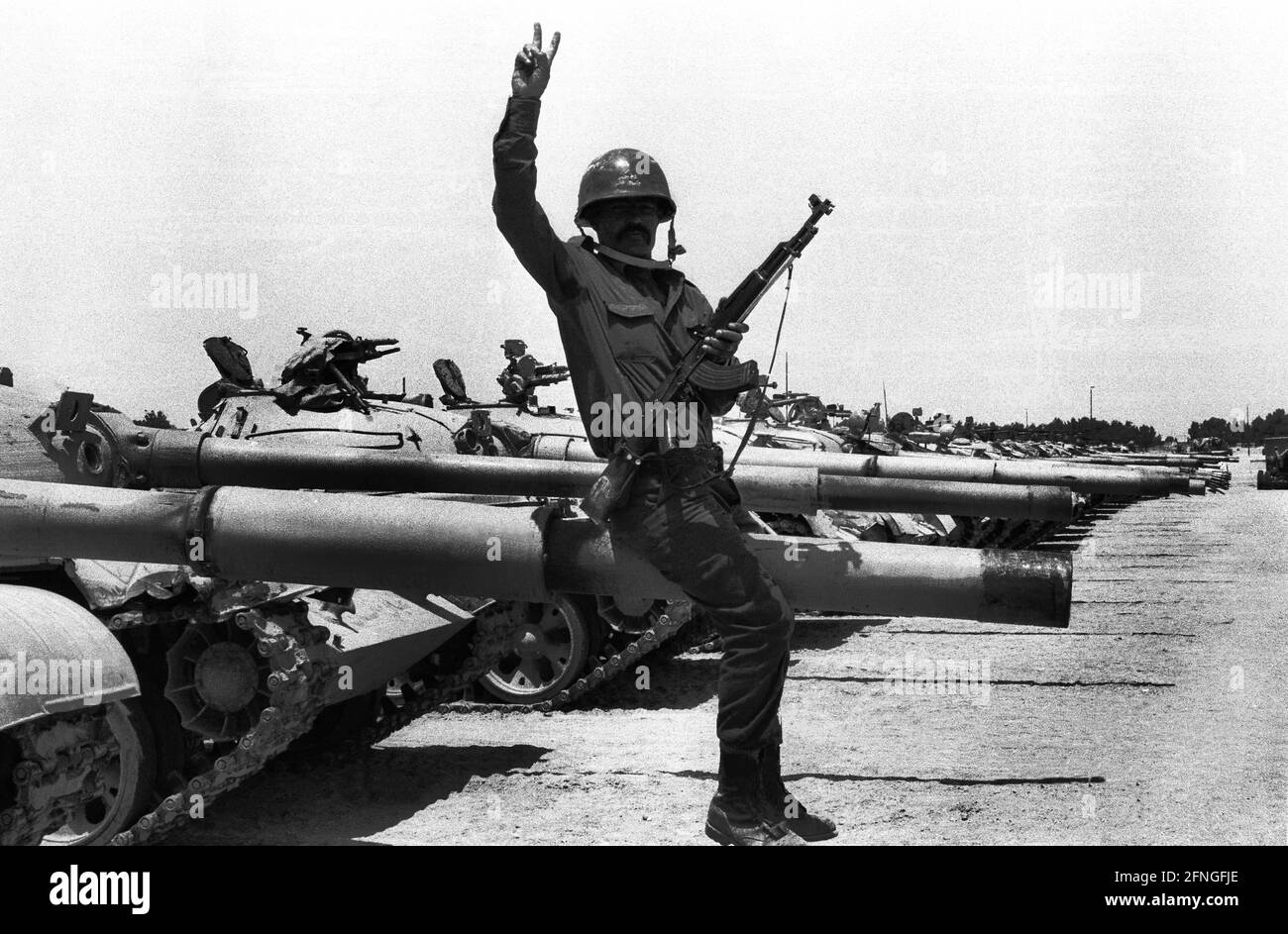 Kuwait, 8/28/1990 Archive #: 20-68 On August 2, 1990, Iraq invaded the neighboring emirate of Kuwait. Five months later, an international coalition led by the United States intervened in the conflict and pushed Iraqi forces back across the border.  Photo: Iraqi soldiers in Kuwait [automated translation] Stock Photo