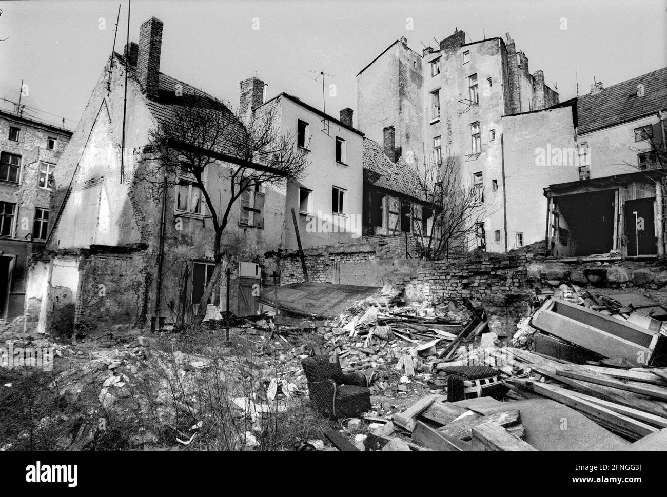 Rostock / Mecklenburg-Western Pomerania / 1990 Old town Rostock: decay ...