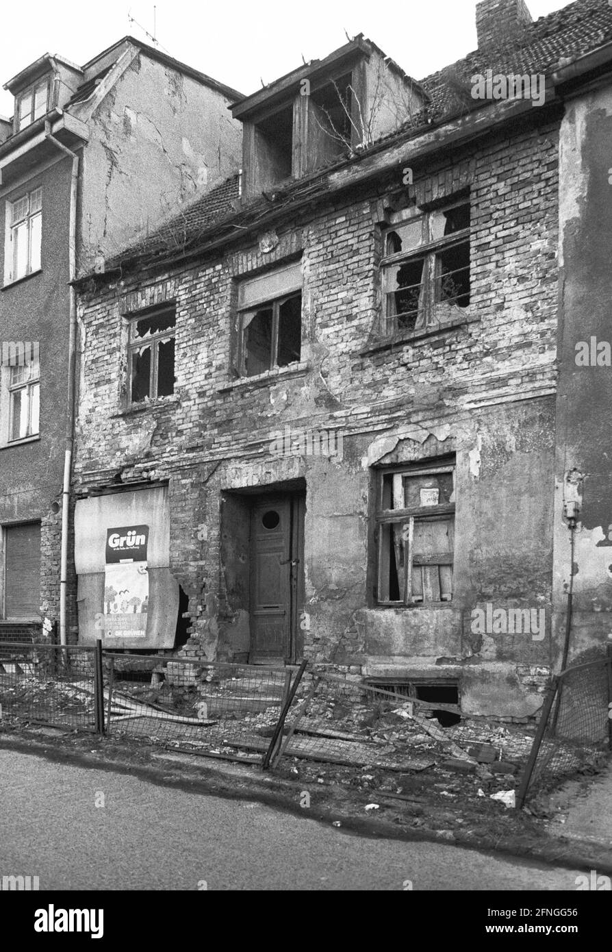 Rostock / Mecklenburg-Western Pomerania / 1990 Old town Rostock: Decay ...