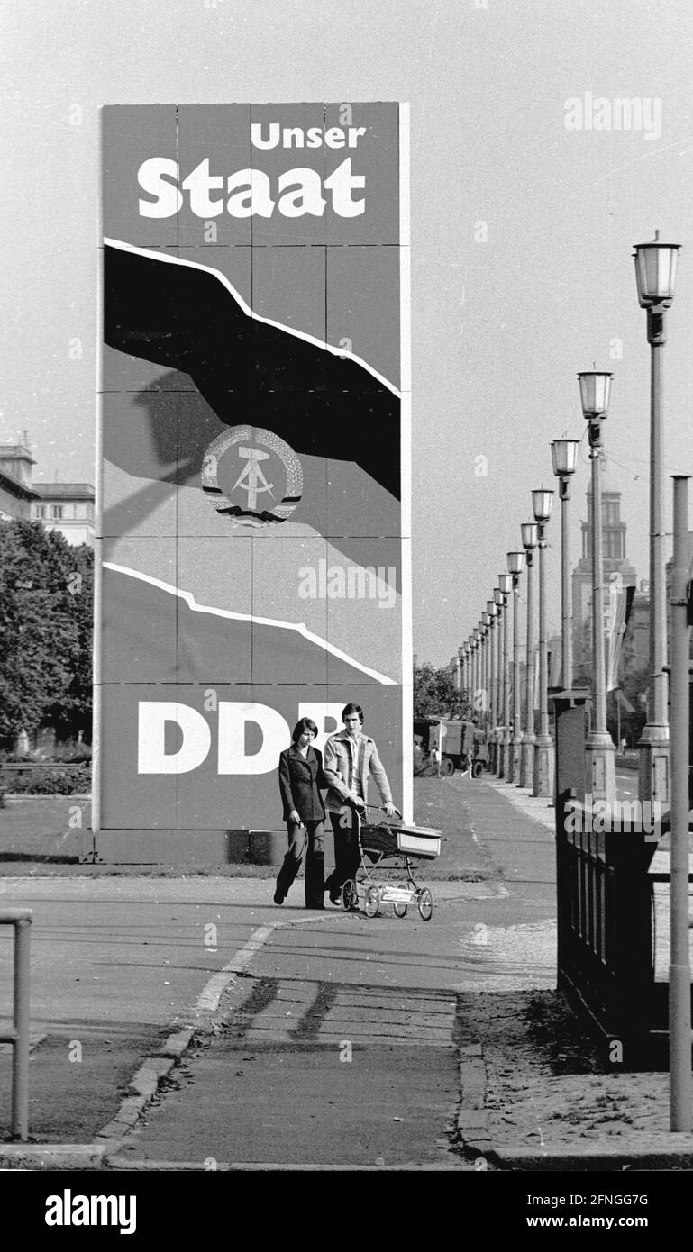Berlin-Districts / GDR / 1979 The GDR turns 30. Everywhere