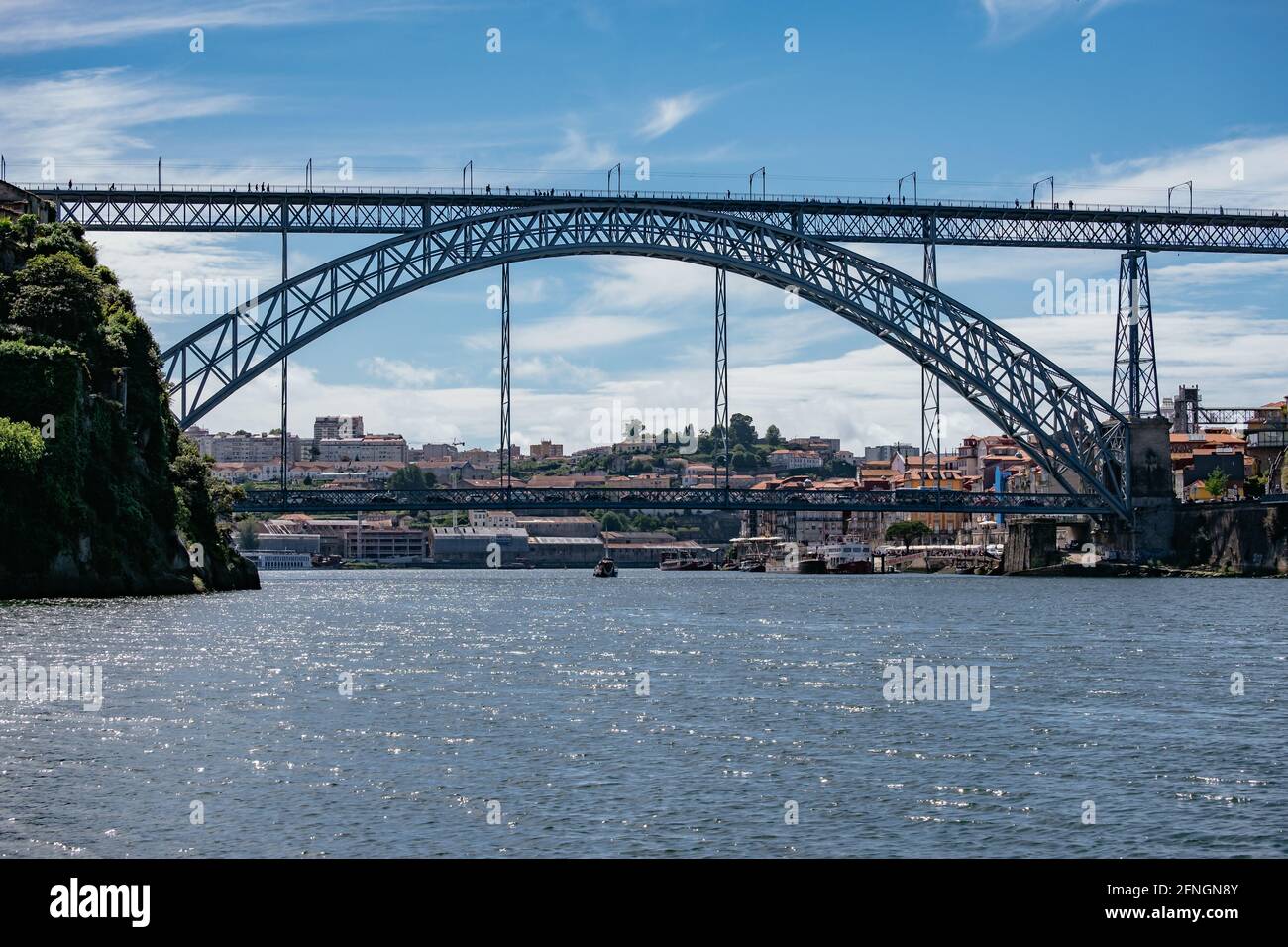 Double deck metal arch bridge hi-res stock photography and images - Alamy