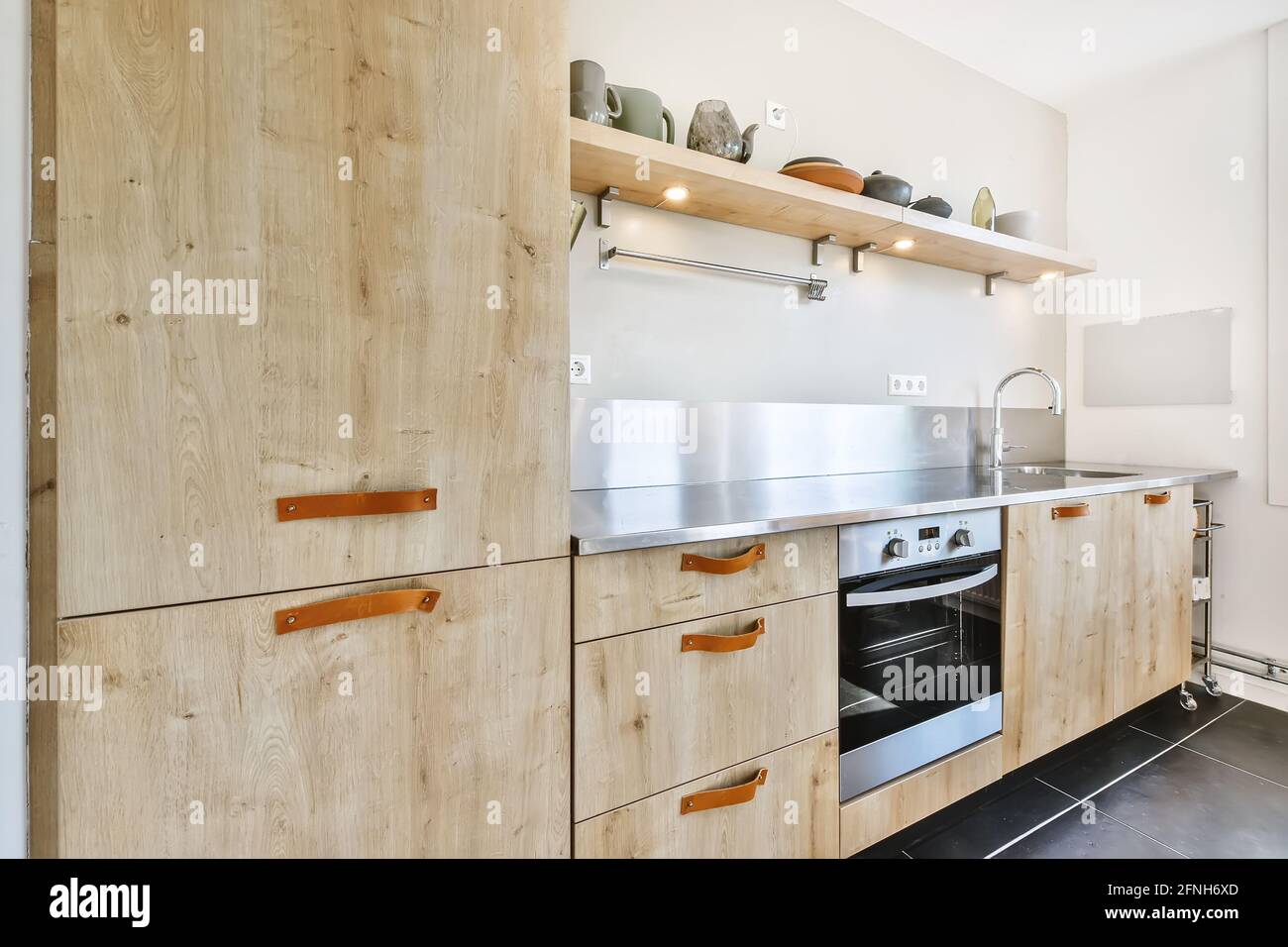 Interior of light modern kitchen Stock Photo - Alamy
