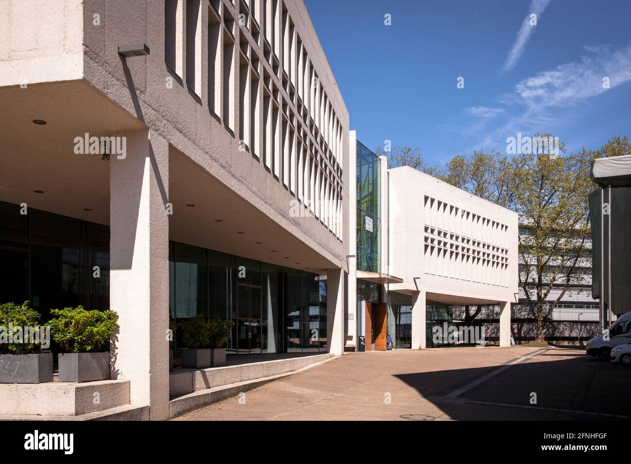seminar building 106  of the University of Cologne in the district Lindenthal, architect Paul Boehm, Cologne, Germany.  Seminargebaeude 106 der Univer Stock Photo