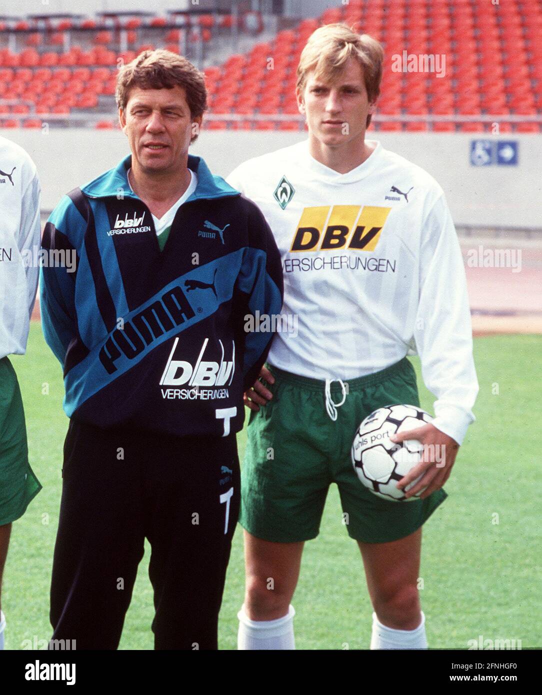 firo football: 7/1992 season 1992/1993 1st Bundesliga SV Werder Bremen coach Otto REHHAGEL with Andreas HERZOG copyright by: firo sportphoto Pfefferackerstr. 2a 45894 Gelsenkirchen mail@firosportphoto.de (Volksbank Bochum-Witten) BLZ .: 430 601 29 ct . No .: 341 117 100 Tel .: 0209 9304402 Fax: 0209 9304443 | usage worldwide Stock Photo