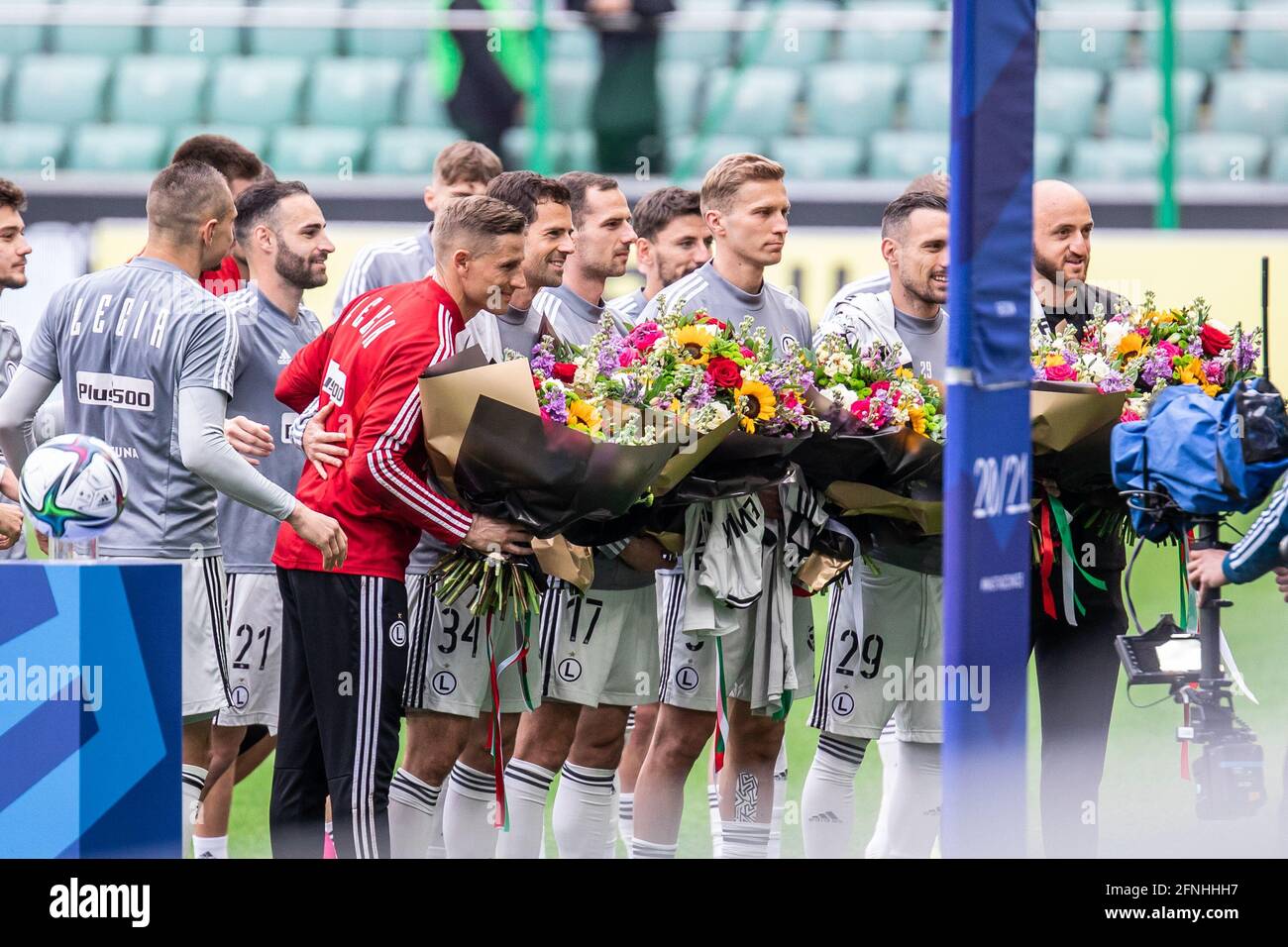 Warsaw, Poland. 16th May, 2021. Radoslaw Cierzniak, Inaki Astiz, Mateusz Cholewiak, Igor Lewczuk, Marko Vesovic and Valeriane Gvilia of Legia pose for a photo before the Polish PKO Ekstraklasa League match between Legia Warszawa and Podbeskidzie Bielsko-Biala at Marshal Jozef Pilsudski Legia Warsaw Municipal Stadium. These players leave the club after this match.(Final score; Legia Warszawa 1:0 Podbeskidzie Bielsko-Biala) (Photo by Mikolaj Barbanell/SOPA Images/Sipa USA) Credit: Sipa USA/Alamy Live News Stock Photo