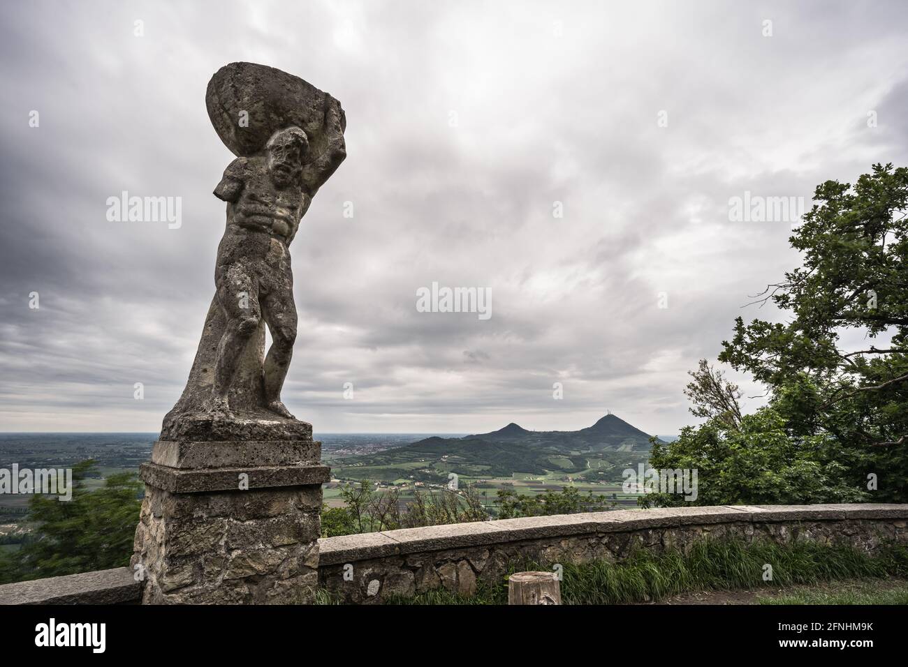 Scenic view statue hercules hi-res stock photography and images - Alamy