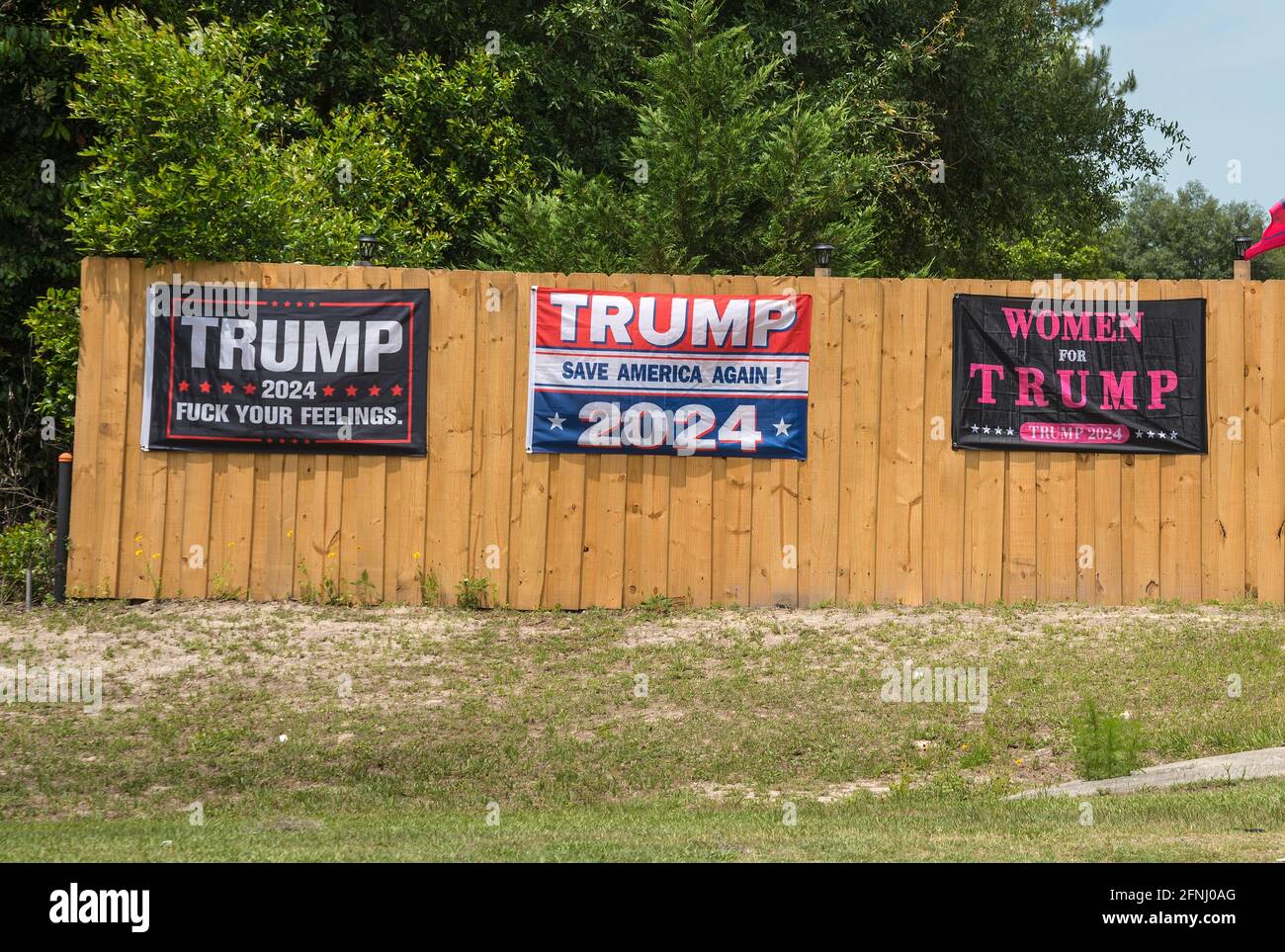 Donald Trump for President, 2024 campaign banners in North Central