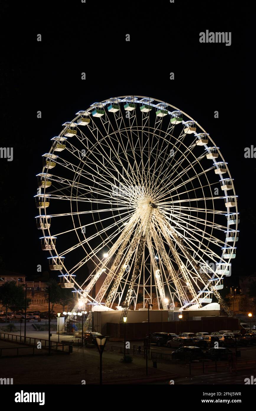 Large vertical fairground wheel hi-res stock photography and images - Alamy