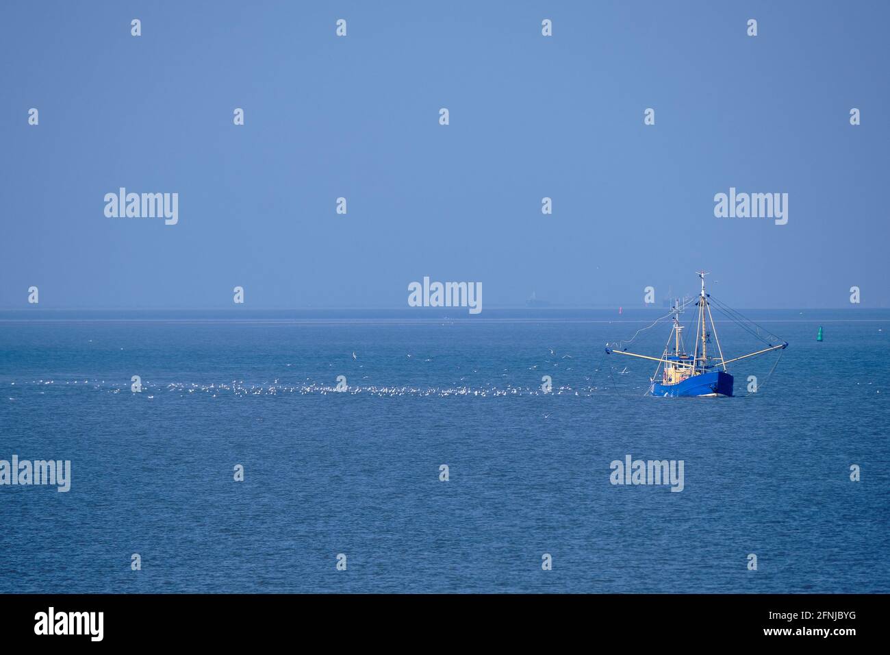 Big fishing nets hi-res stock photography and images - Alamy