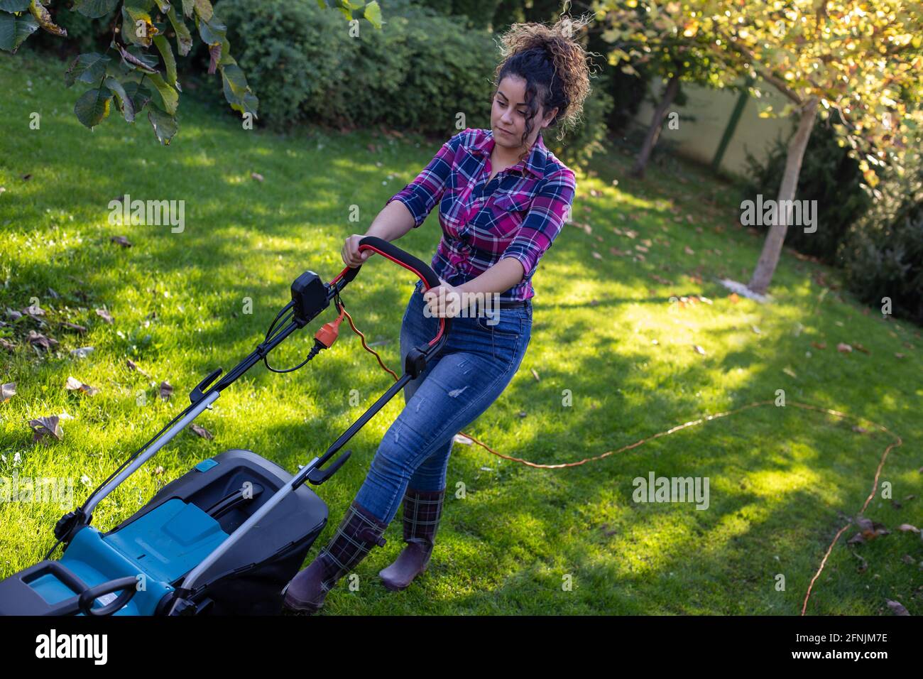Lawn Mower Girl High Resolution Stock Photography and Images Alamy