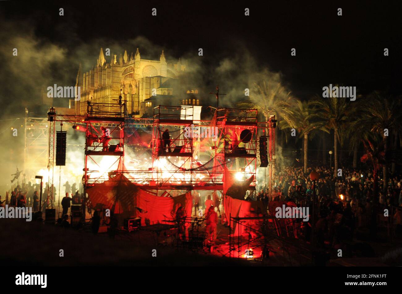 Fuochi artificiali e spettacolo musicale alla festa di San Giovanni a Palma de Mallorca Stock Photo