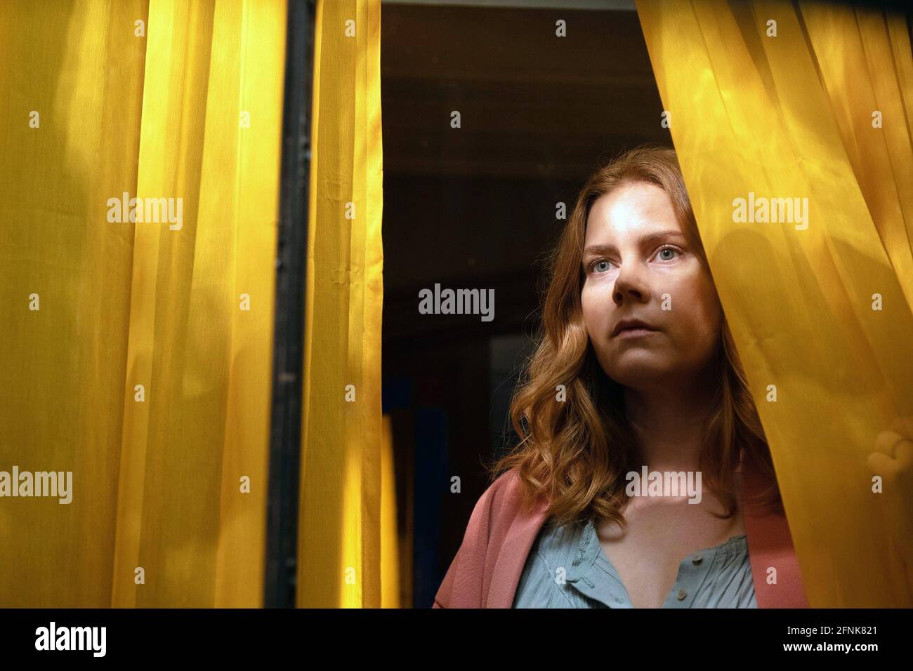 THE WOMAN IN THE WINDOW, Amy Adams, 2021. ph Melinda Sue Gordon