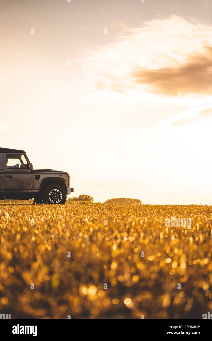Jeep field 4x4 hires stock photography and images Alamy