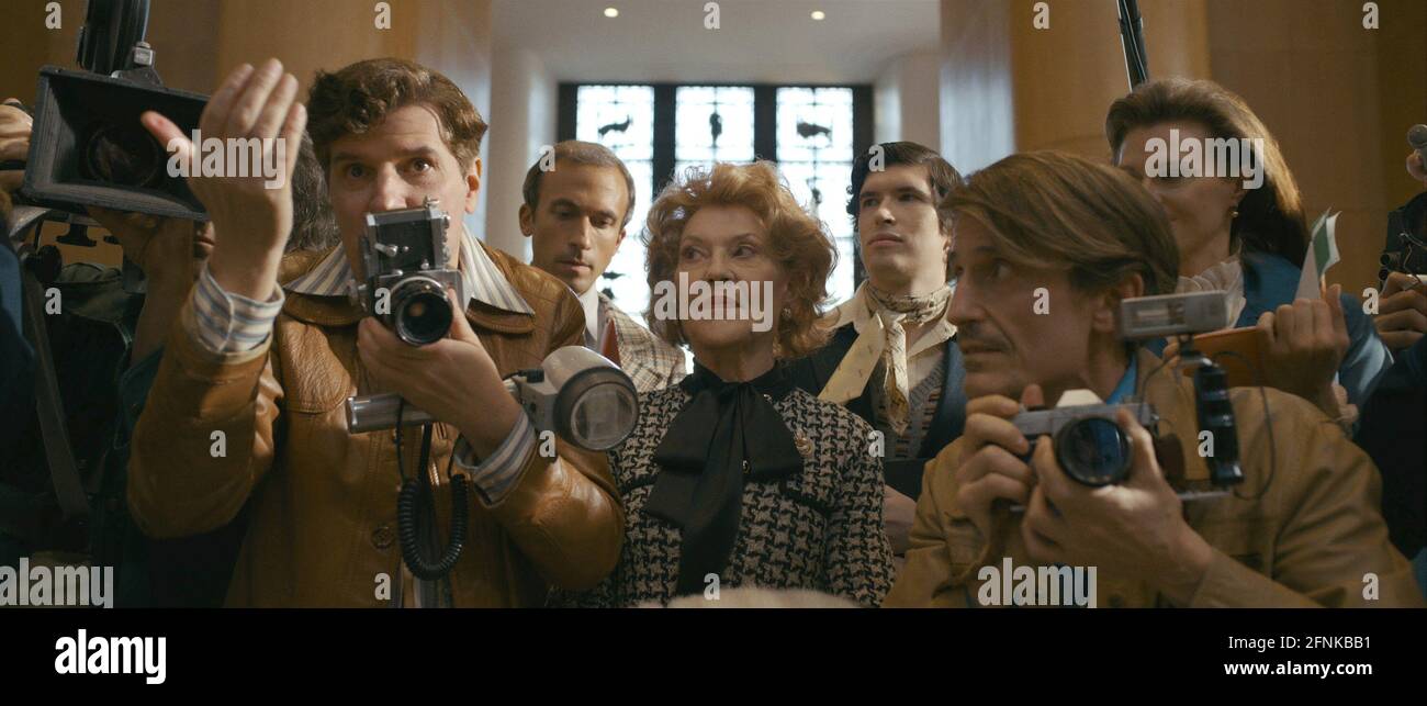 HALSTON, center Kelly as Eleanor Lambert, 'Versailles', (Season