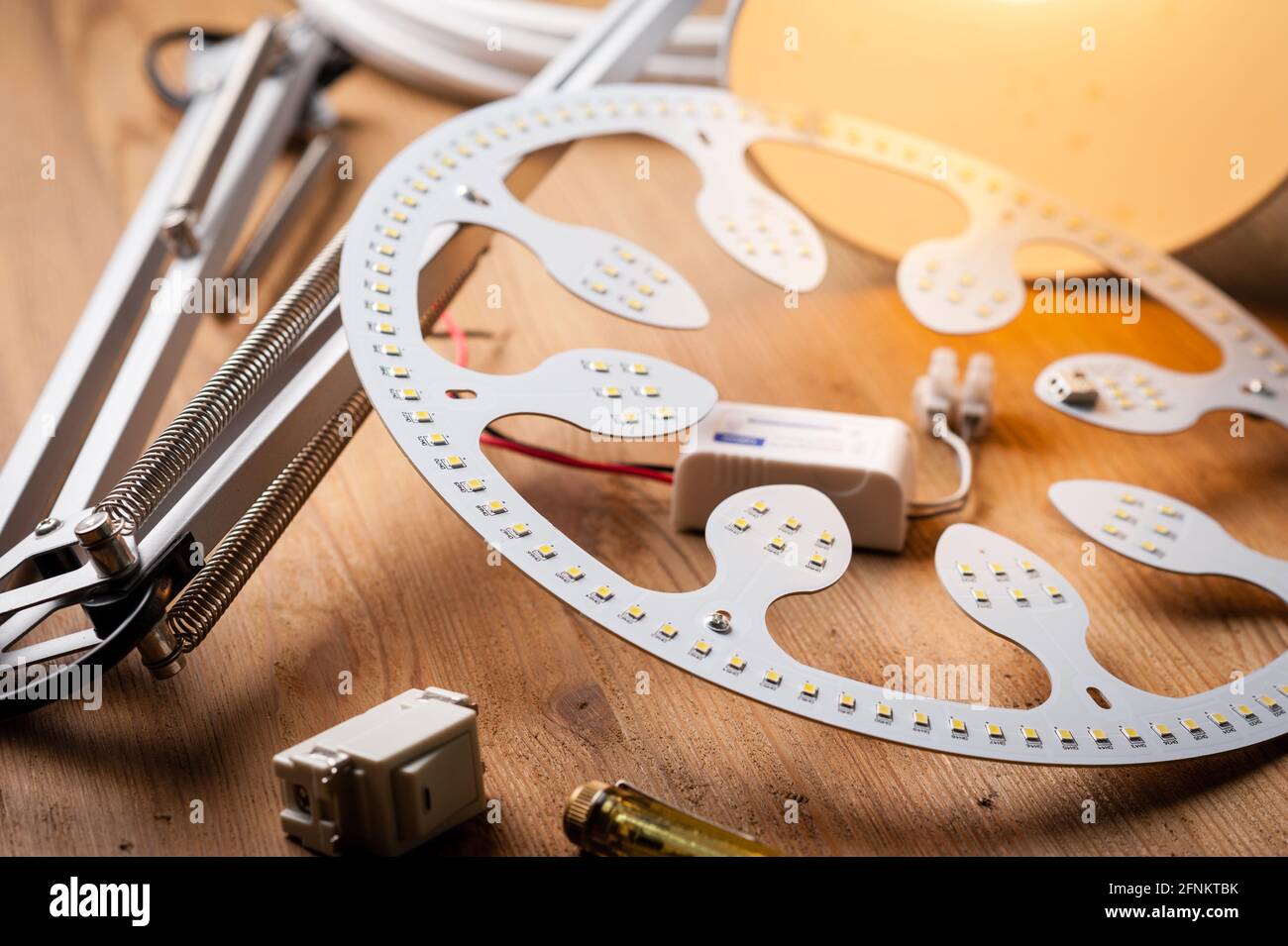 The energy saving LED ceiling light used to replace fluorescent tube