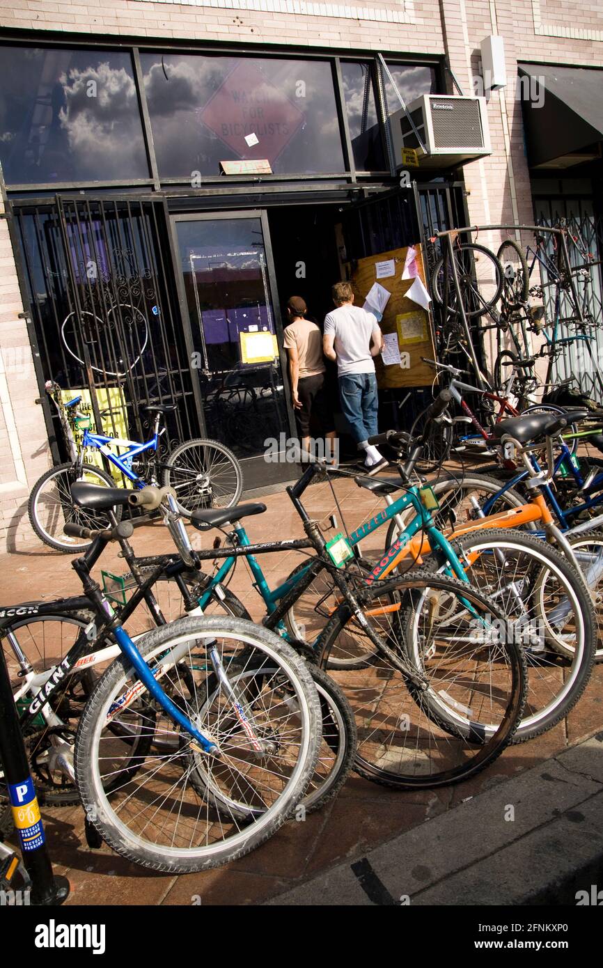 Bicycle Repair Shop, Los Angeles, CA USA Stock Photo Alamy