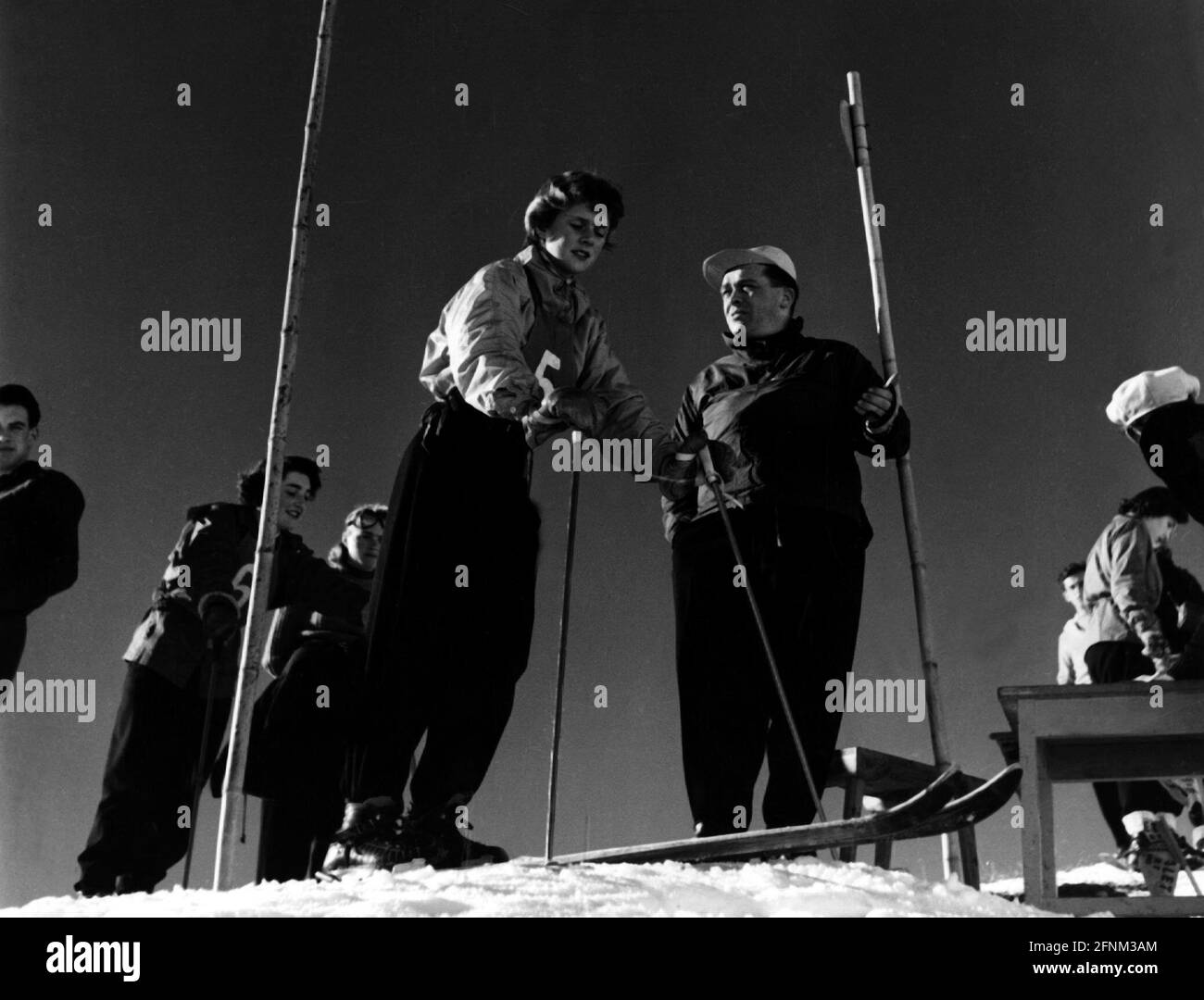sports, winter sports, skiing, skiing race, ski racer at start, 1950, ADDITIONAL-RIGHTS-CLEARANCE-INFO-NOT-AVAILABLE Stock Photo