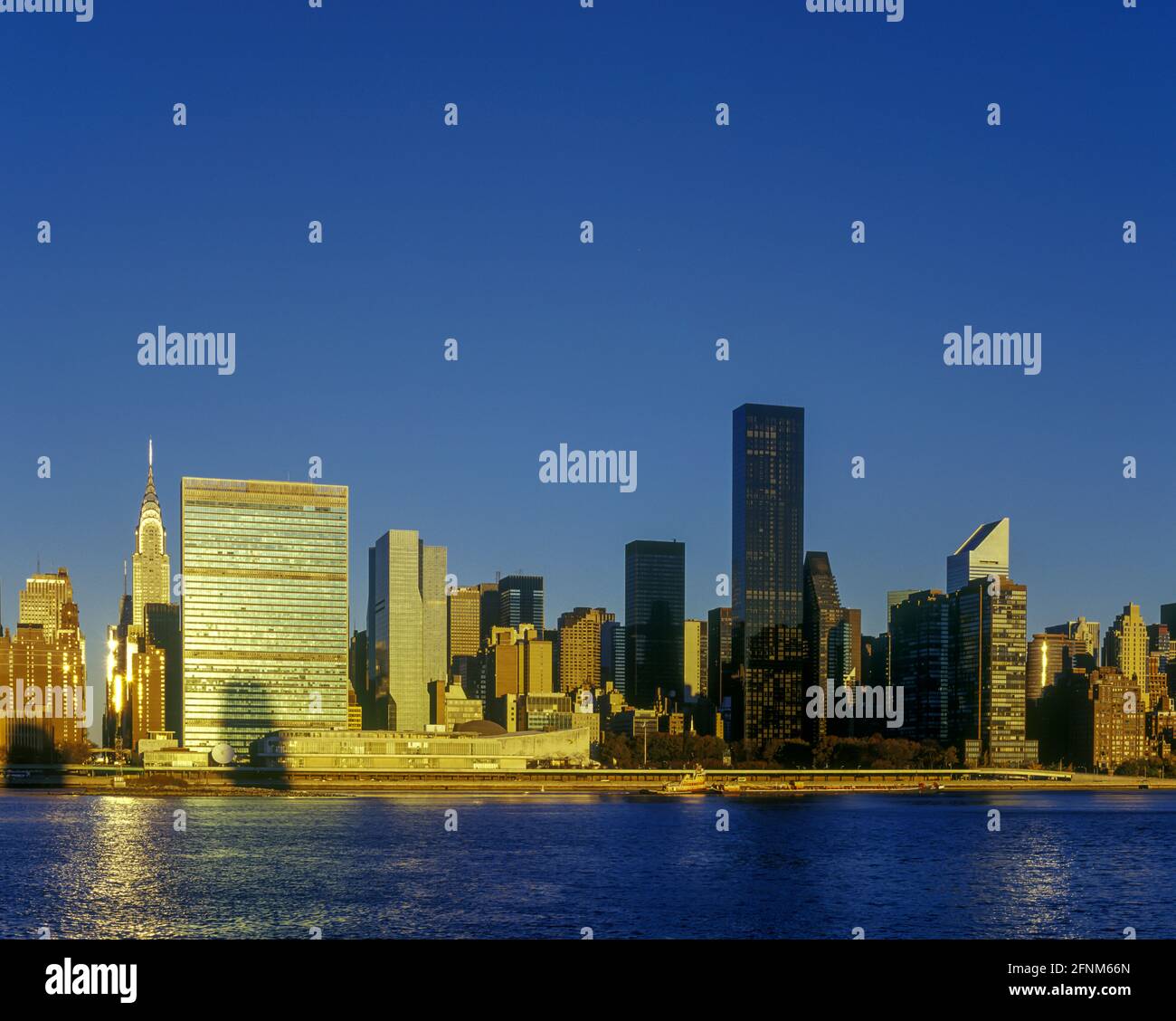 1952 new york city skyline hi-res stock photography and images - Alamy