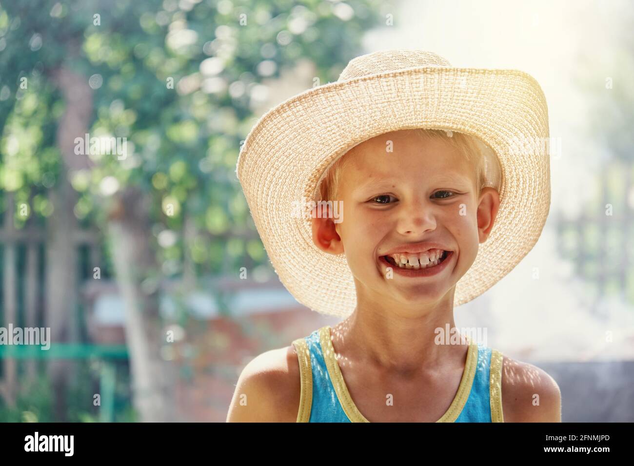 Child silly straw hi-res stock photography and images - Alamy