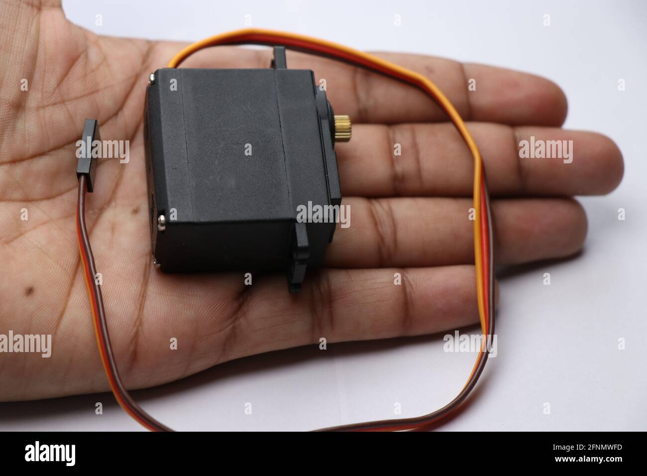 Gear servos hires stock photography and images Alamy