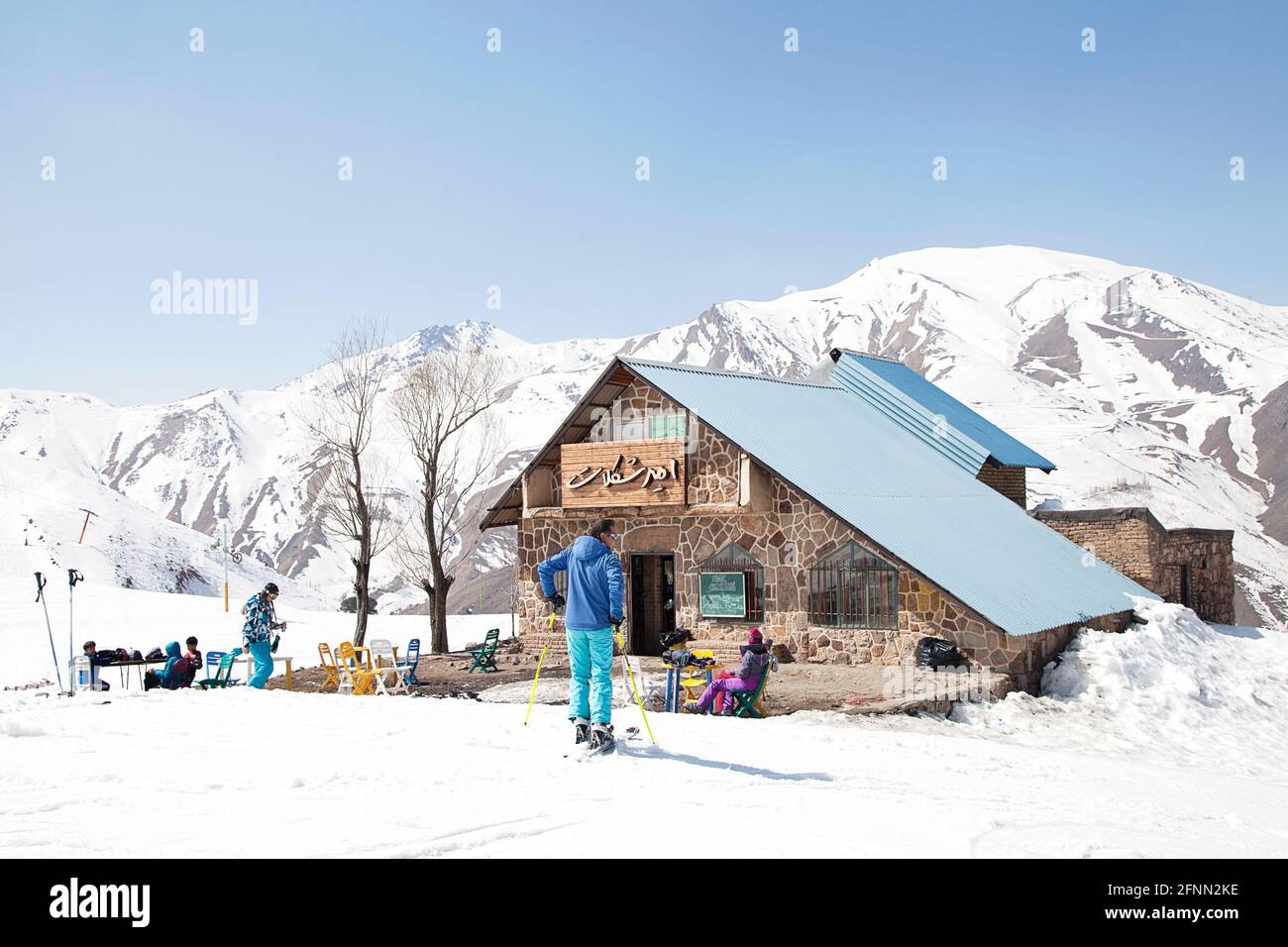 Skifahren in Shemshek im Iran Stock Photo