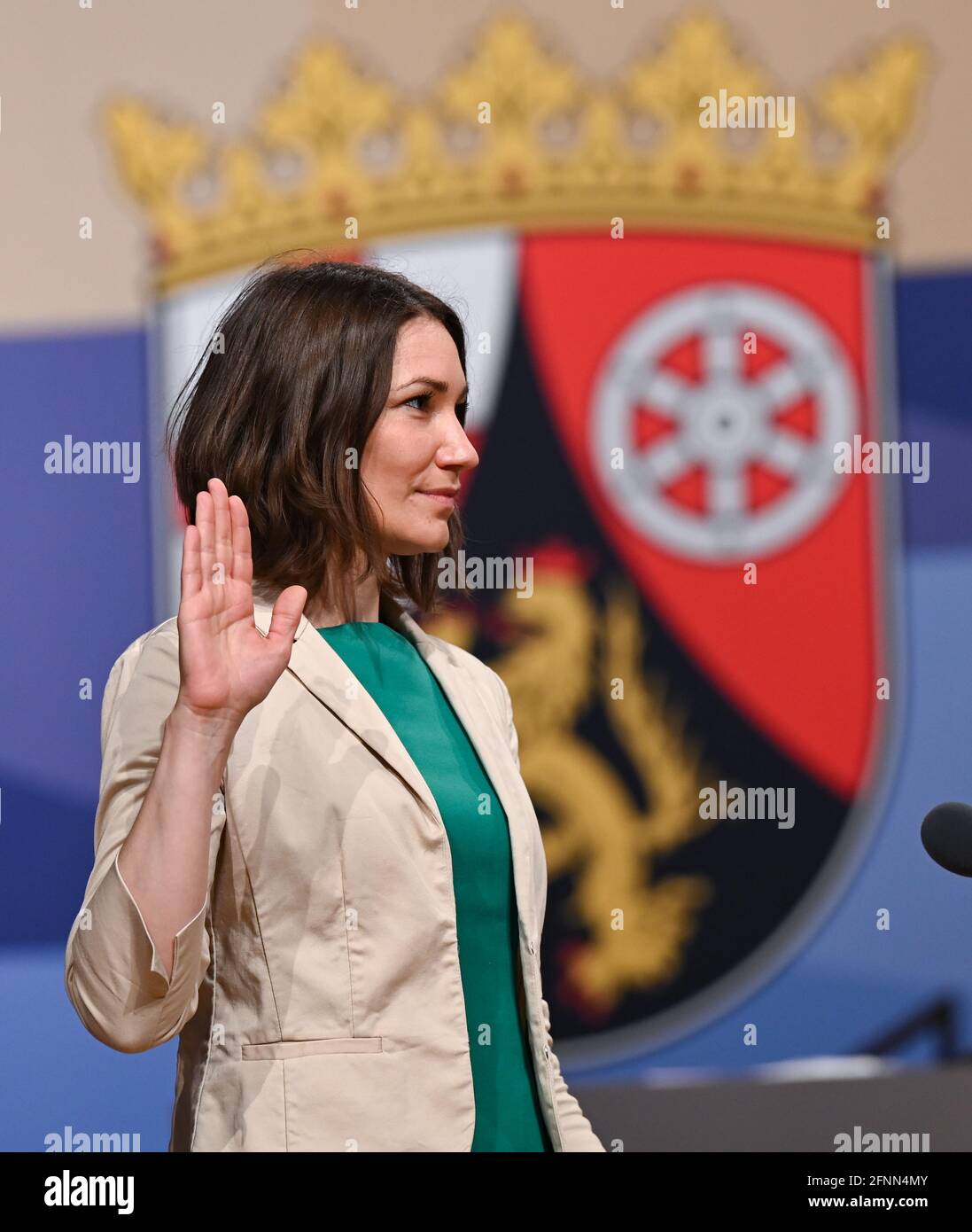 Mainz, Germany. 18th May, 2021. Anne Spiegel (Bündnis 90/Die Grünen),  Minister for Climate Protection, Environment, Energy and Mobility of  Rhineland-Palatinate, is sworn in during the constituent plenary session of  the Rhineland-Palatinate parliament