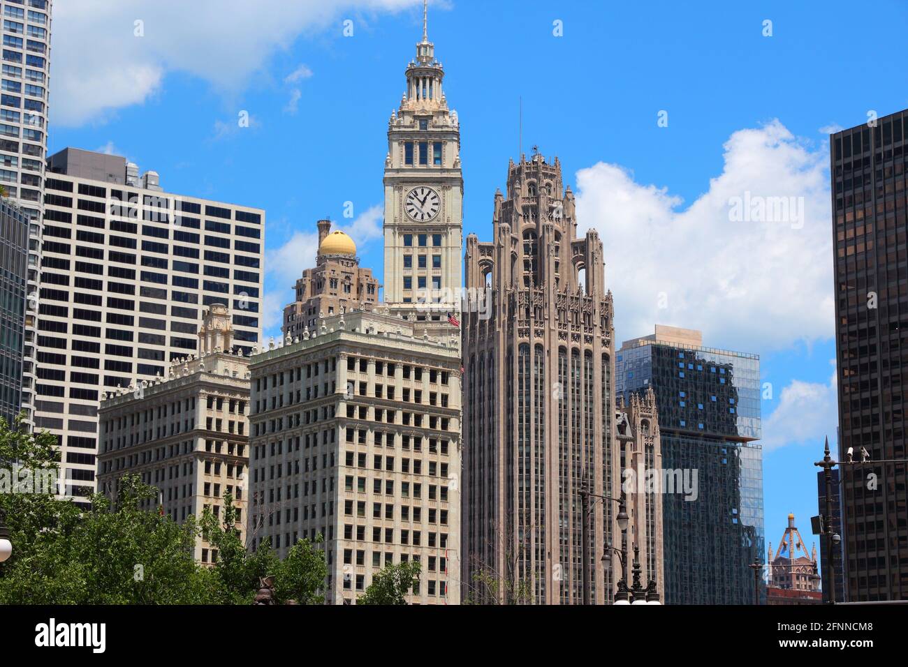 Downtown chicago skyline hi-res stock photography and images - Alamy