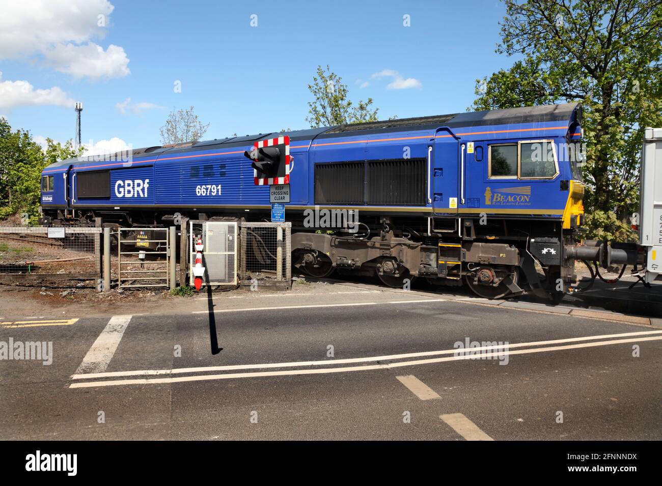 TRANSIT 1～66 GB Railfreight Class 66 loco 66791 hauling the 0410 Renwick