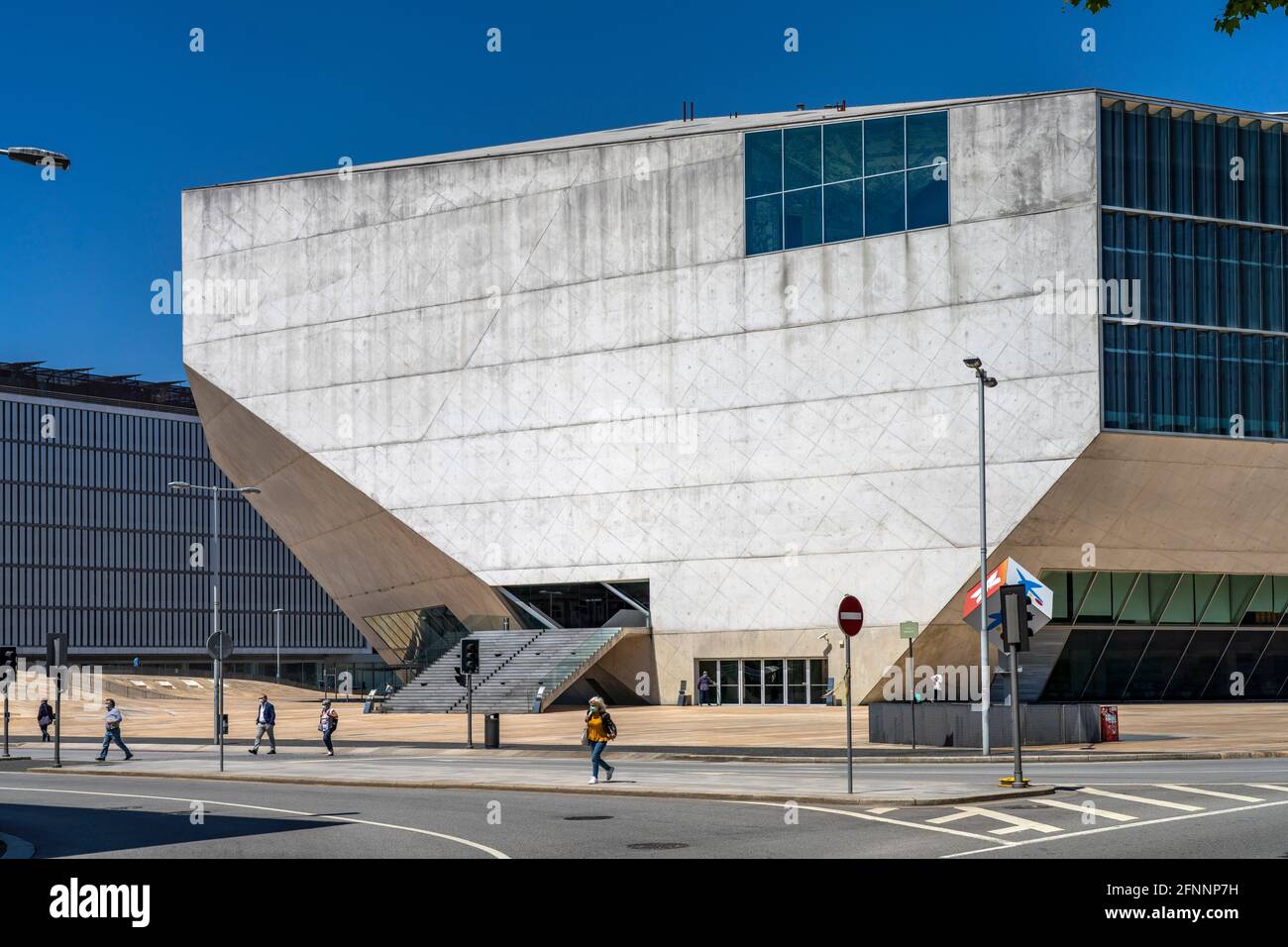 Konzerthaus Casa da Música in Porto, Portugal, Europa   |  concert hall Casa da Musica in Porto, Portugal, Europe Stock Photo