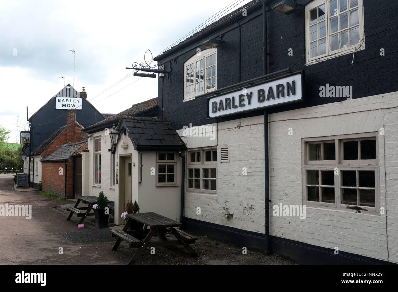 The Barley Barn and Barley Mow pub, Newbold on Avon, Warwickshire, England, UK Stock Photo