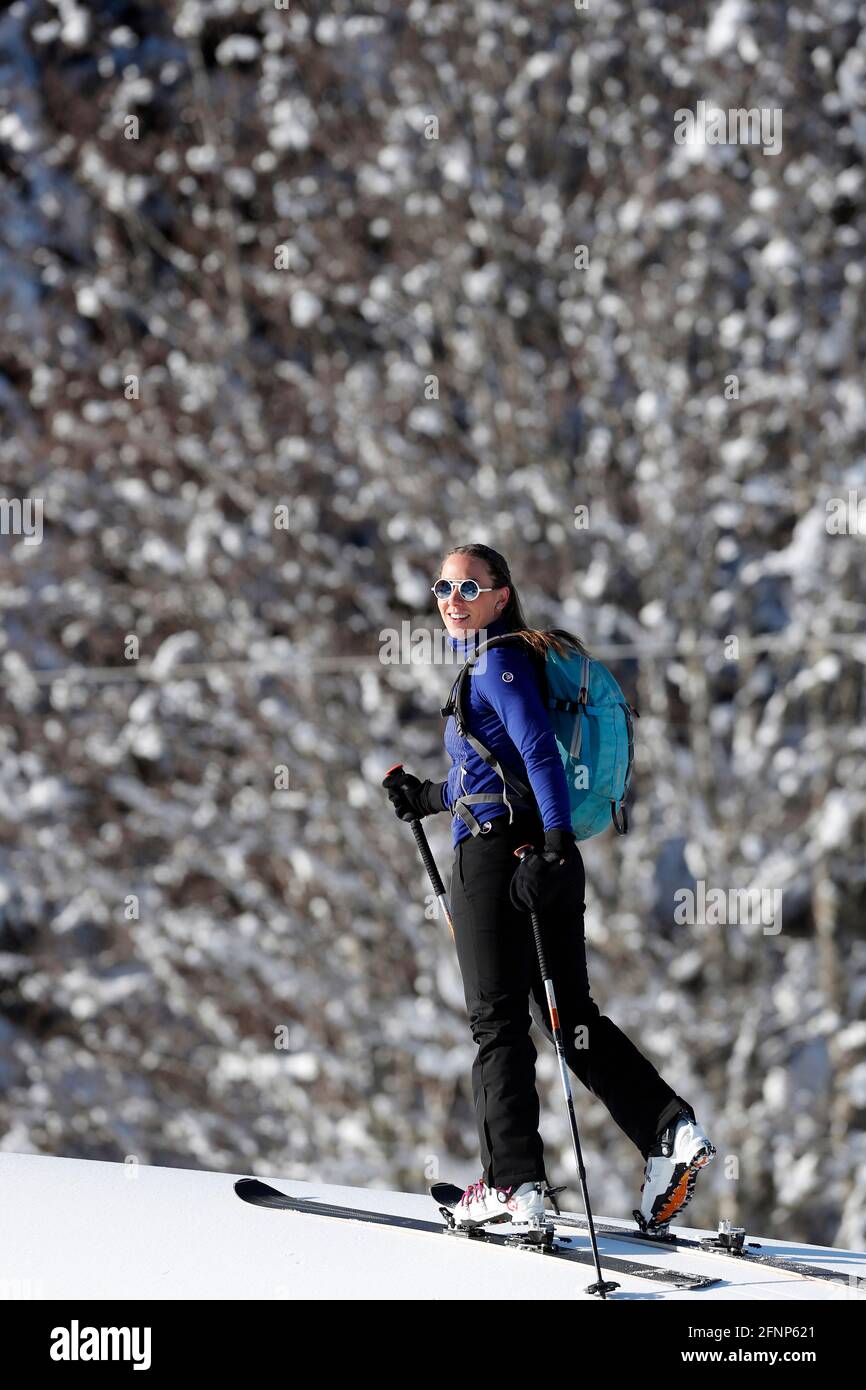 Vacances de neige hires stock photography and images Alamy