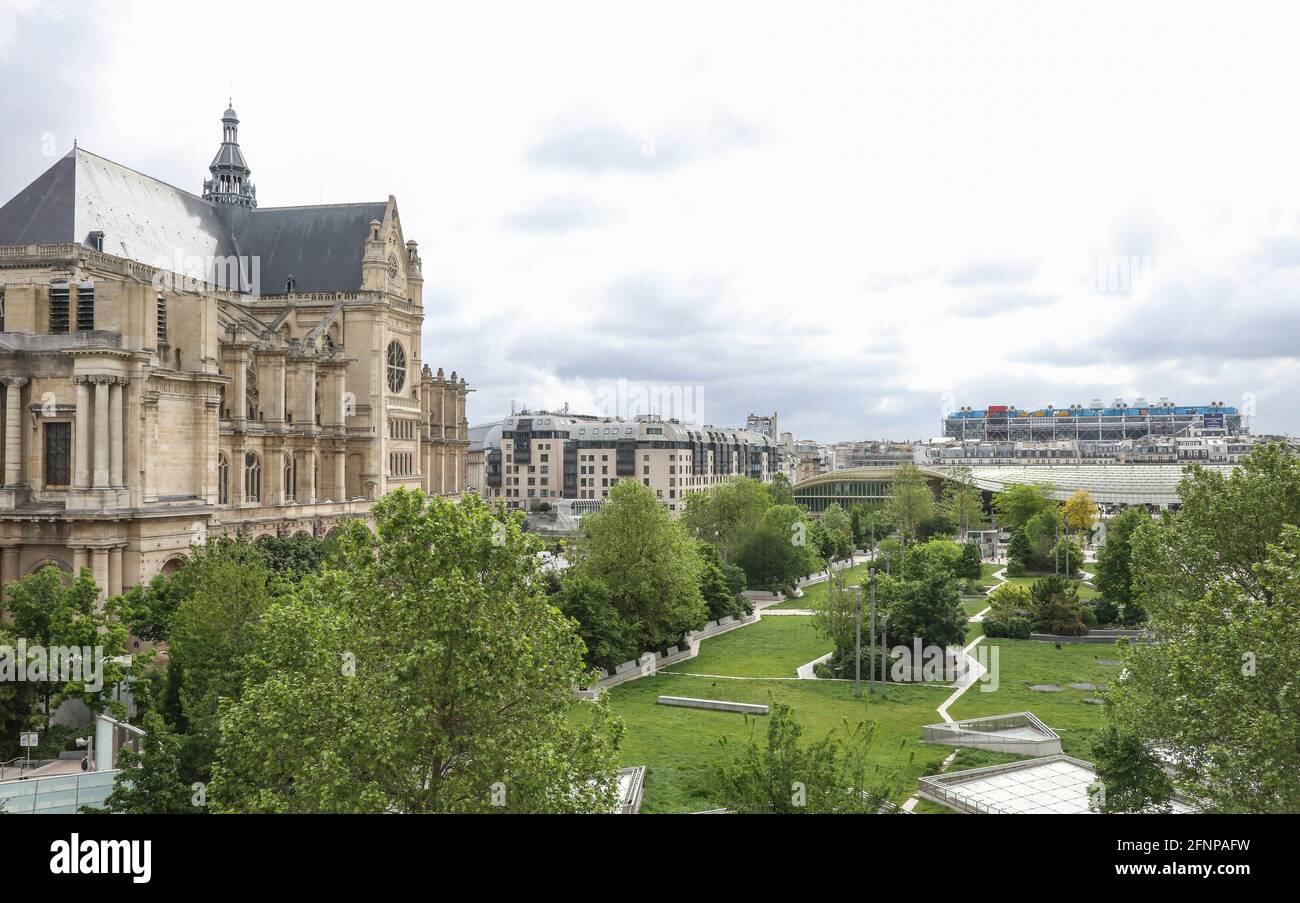 VIEW OF LES HALLES FROM THE BOURSE DE COMMERCE Stock Photo
