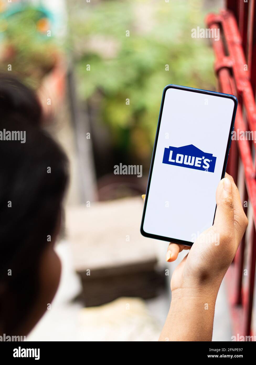 lowe phone