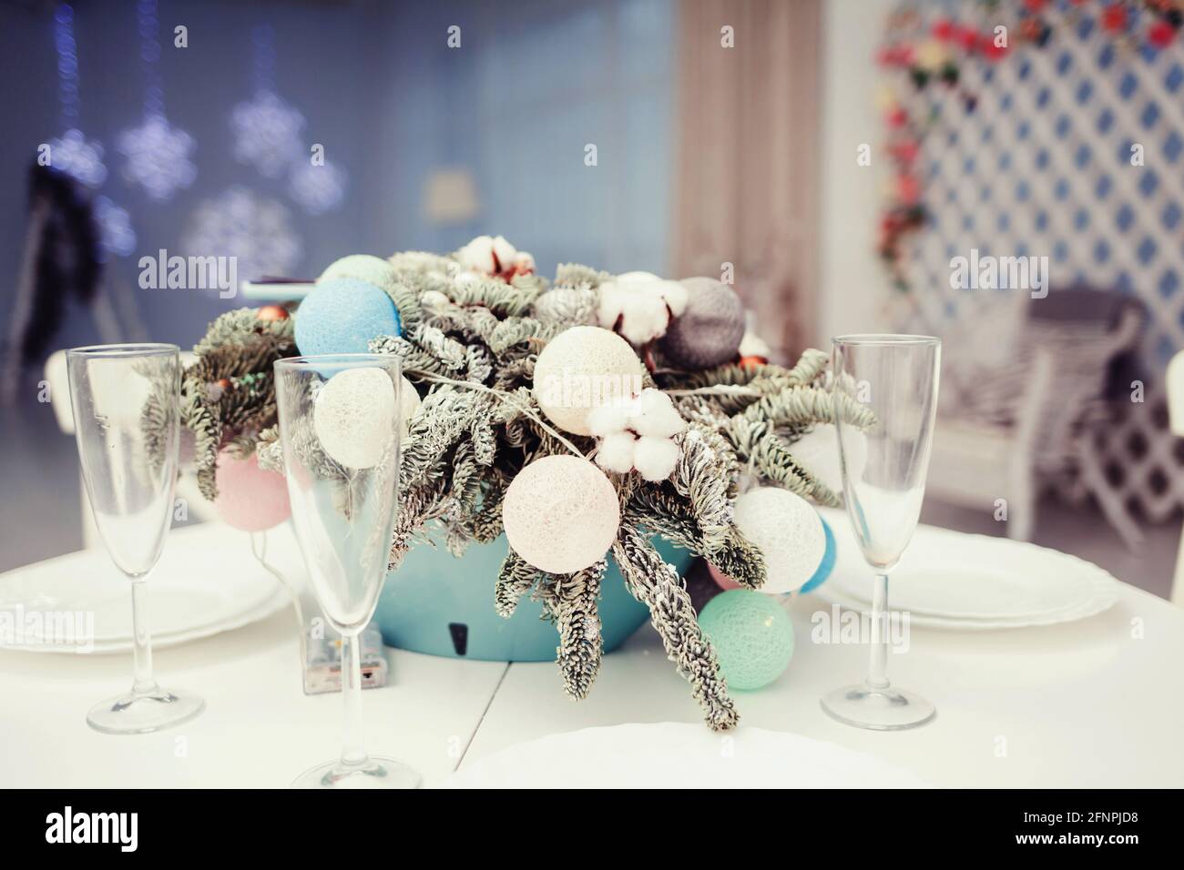 Bright table setting for Christmas dinner - Image Stock Photo - Alamy