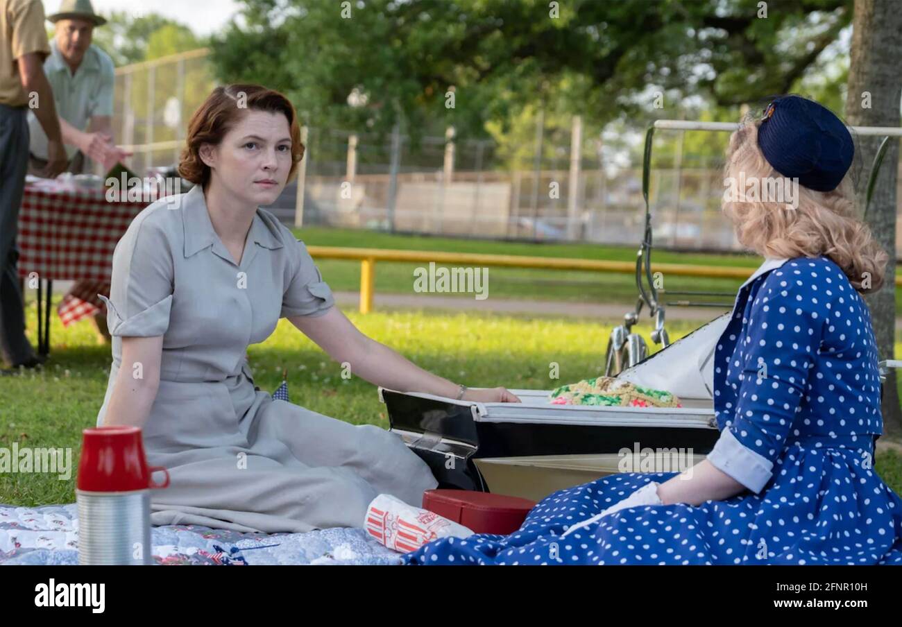THE SECRETS WE KEEP 2020 Bleecker Street film with Amy Seimetz at lef tat left Stock Photo Alamy