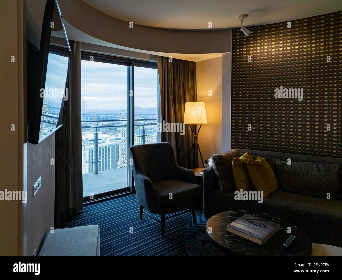 Las Vegas Jan 26 21 Interior View Of A Luxury Hotel Room In Cosmopolitan Casino Stock Photo Alamy Las Vegas Jan 26 21 Interior View Of A Luxury Hotel Room In Cosmopolitan Casino Stock Photo Alamy