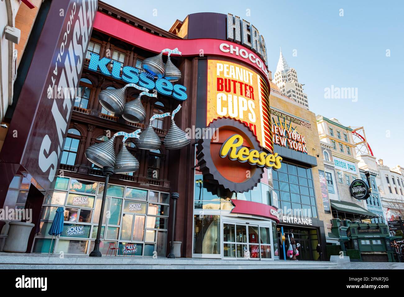 Las Vegas Jan 21 21 Hershey S Chocolate World Sign Of New York New York Hotel And Casino Stock Photo Alamy