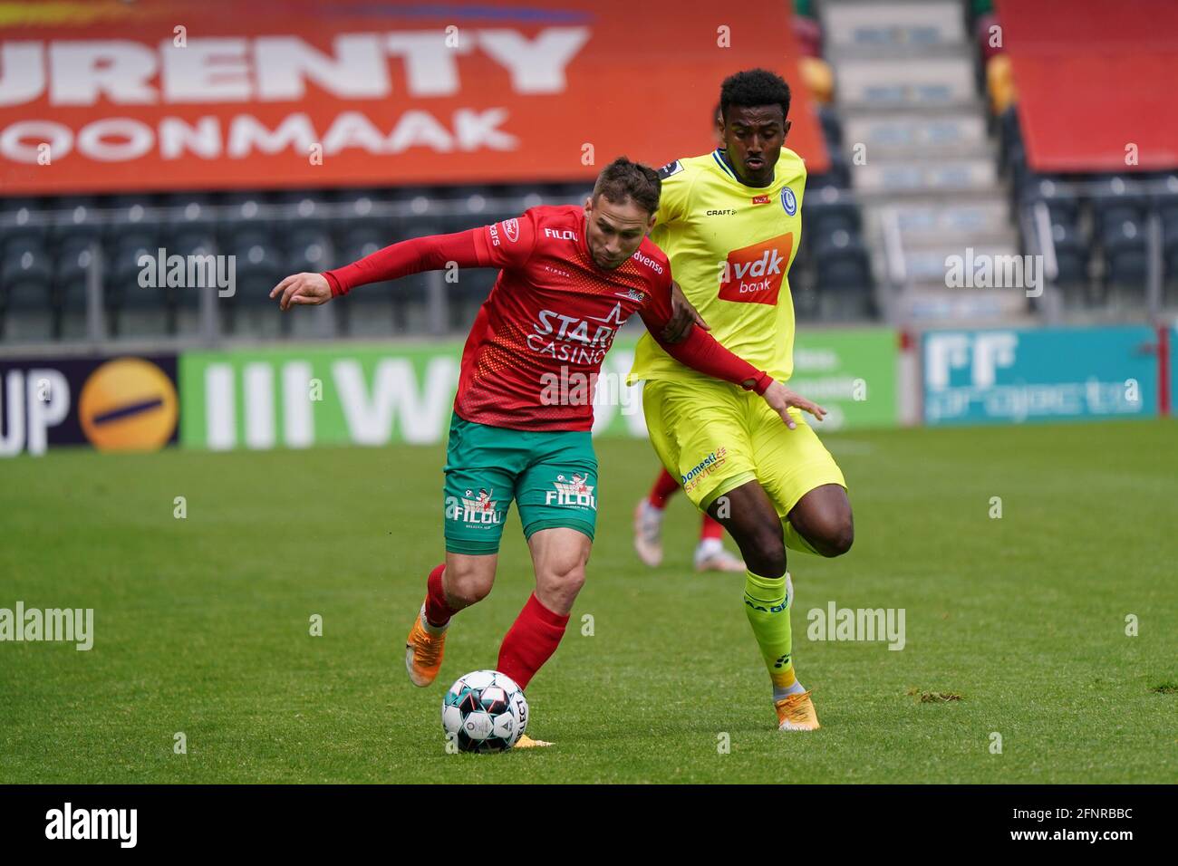 16-05-2021: Voetbal: Oostende v KAA Gent: Oostende OOSTENDE, BELGIUM - MAY  16: Jordan Botaka of KAA Gent, Ari Skulason of KV Oostende during the Jupil  Stock Photo - Alamy