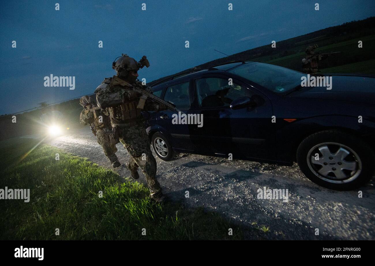 Calw, Germany. 10th May, 2021. Commandos of the German Armed Forces