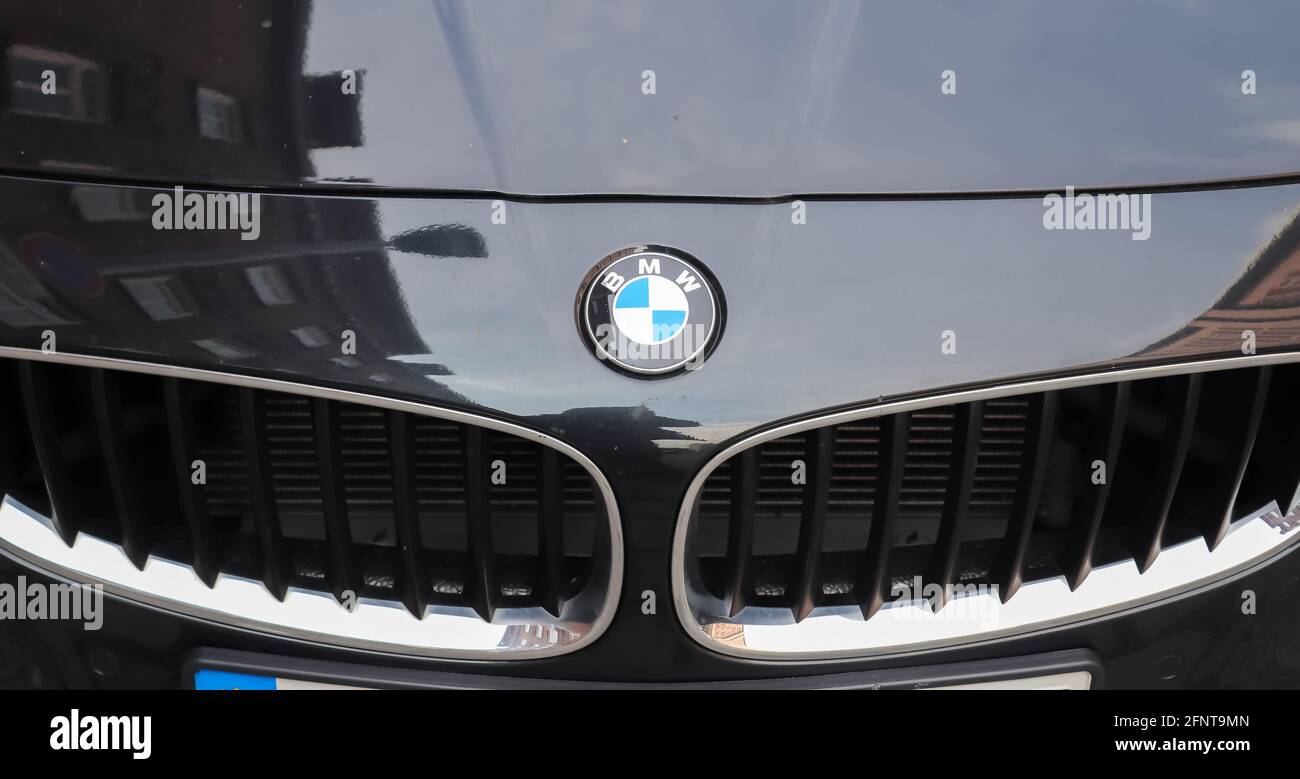 Closeup of the BMW logo on a new car front Stock Photo - Alamy